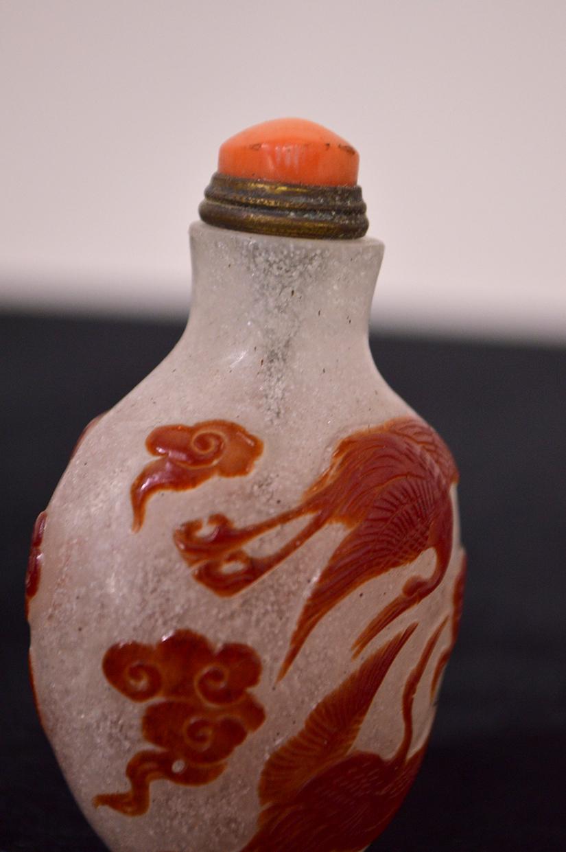 Mid-20th Century Chinese Glass Snuff Bottle For Sale 5