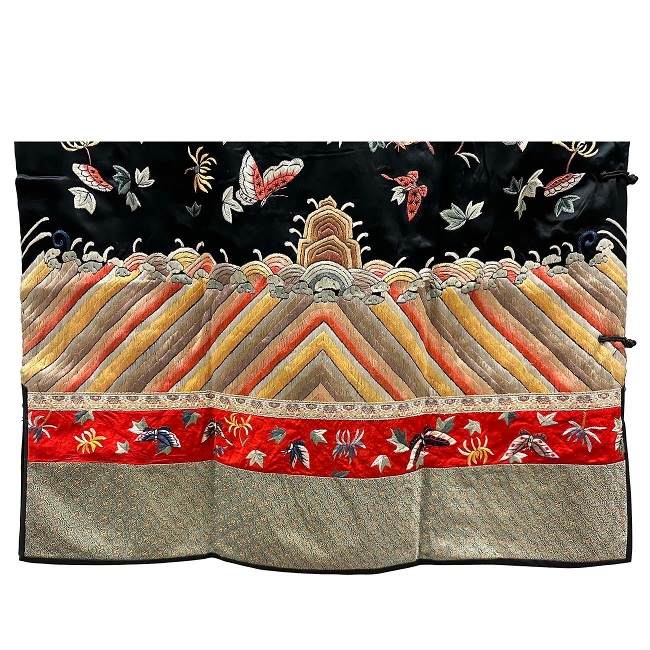 Mid-20th Century Chinese Hand embroidered Jacket, Gua Zi For Sale 10