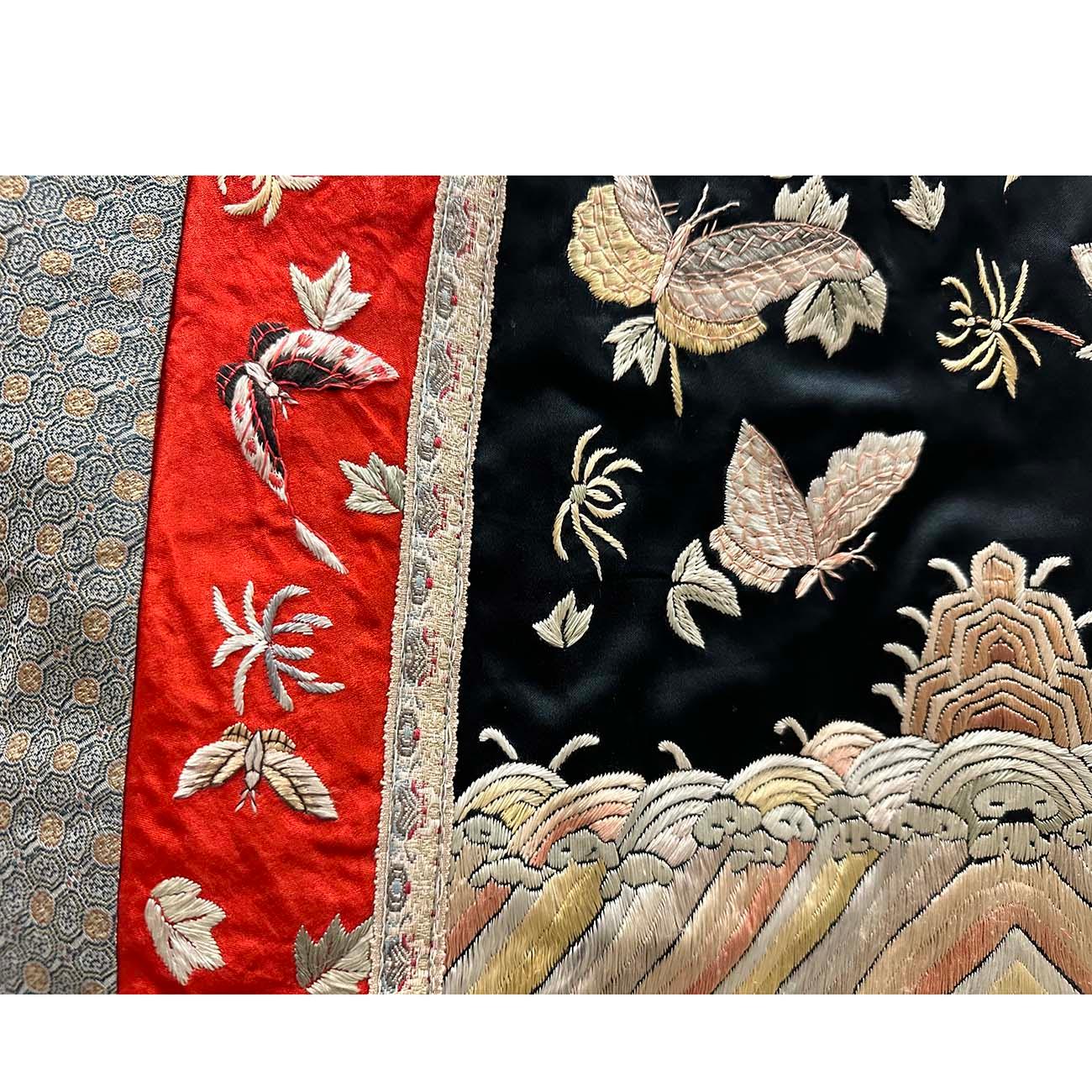 Mid-20th Century Chinese Hand embroidered Jacket, Gua Zi For Sale 2