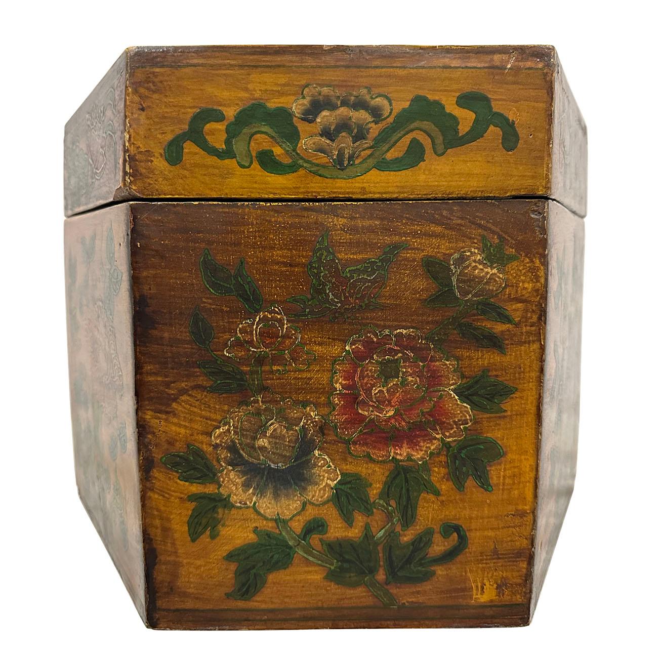 Hand-Painted Mid 20th Century Chinese Hand Painted Sewing Box, Jewelry Box For Sale