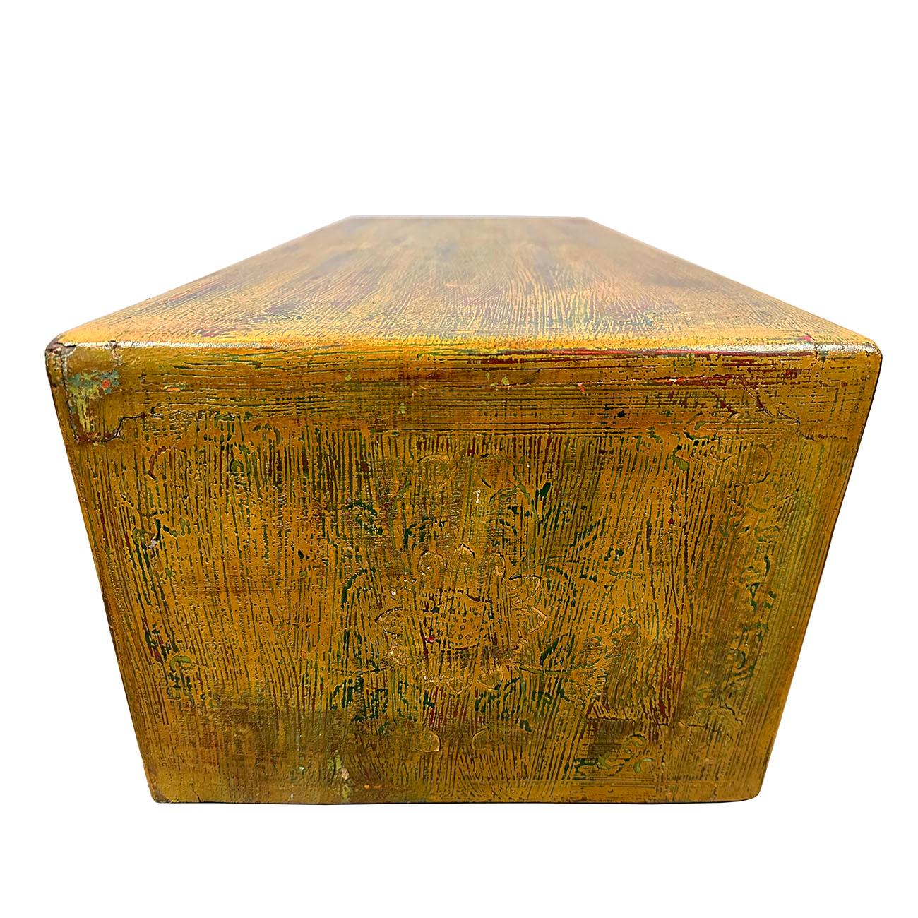 Mid-20th Century Chinese Handmade Low Coffee Table For Sale 3