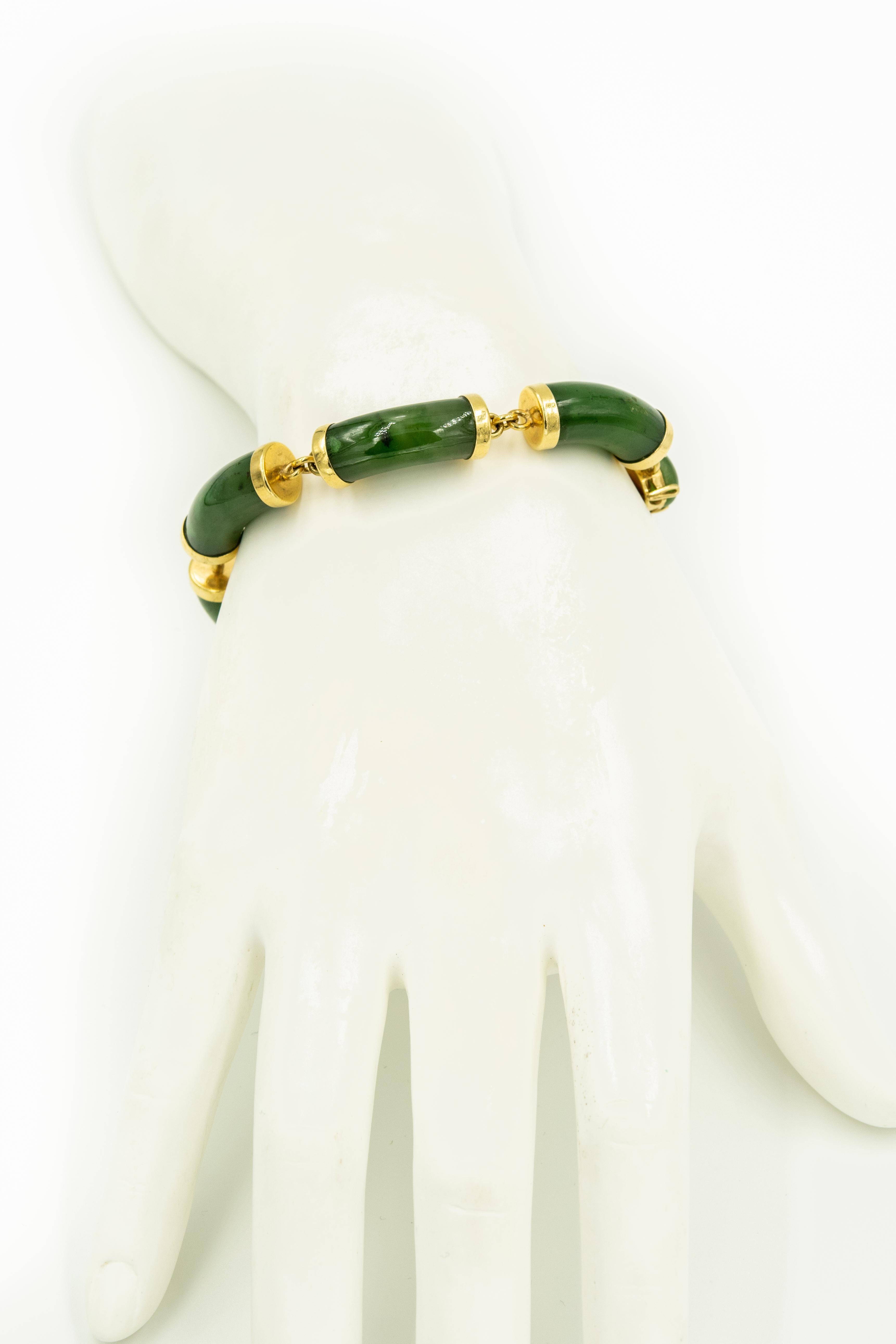 Mid-20th Century Chinese Nephrite Jade Bamboo Bar Link Yellow Gold Bracelet In Good Condition In Miami Beach, FL