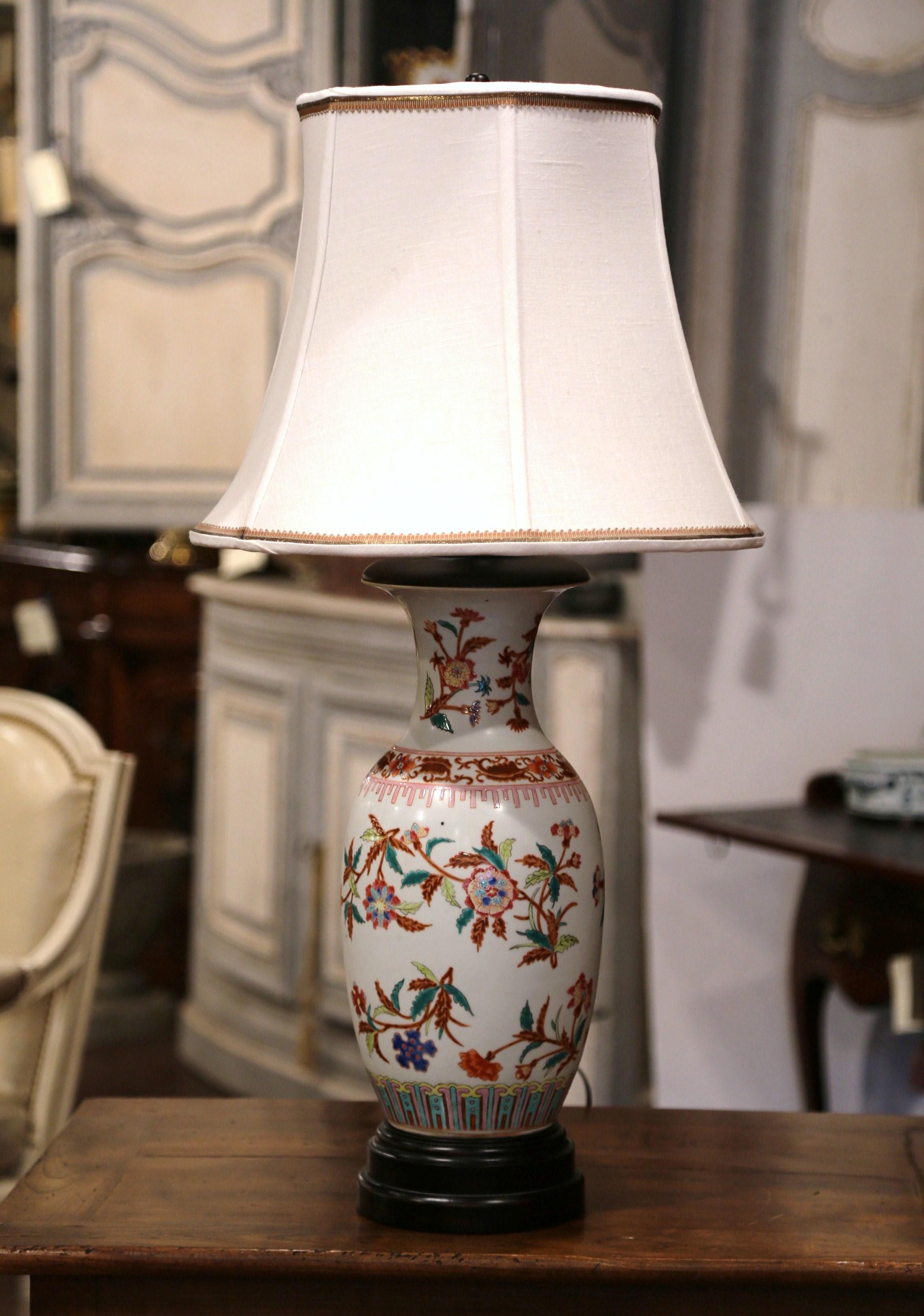 Mid-20th Century Chinese Porcelain Famille Rose Vase Converted into Table Lamp In Excellent Condition In Dallas, TX