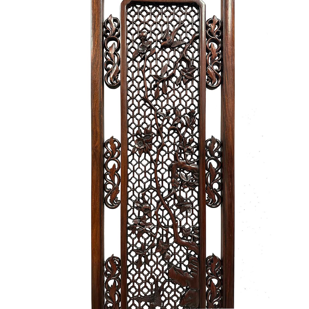 Mid-20th Century Chinese Rosewood Open Carved Screen/Room Divider For Sale 5