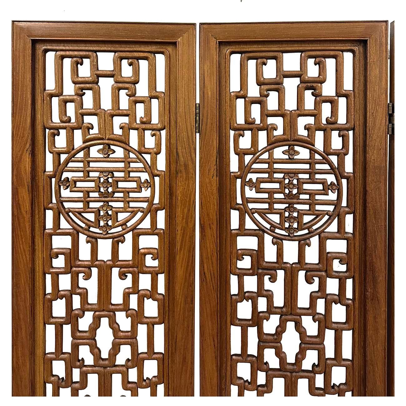 Mid-20th Century Chinese Rosewood Open Carved Screen/Room Divider In Good Condition For Sale In Pomona, CA