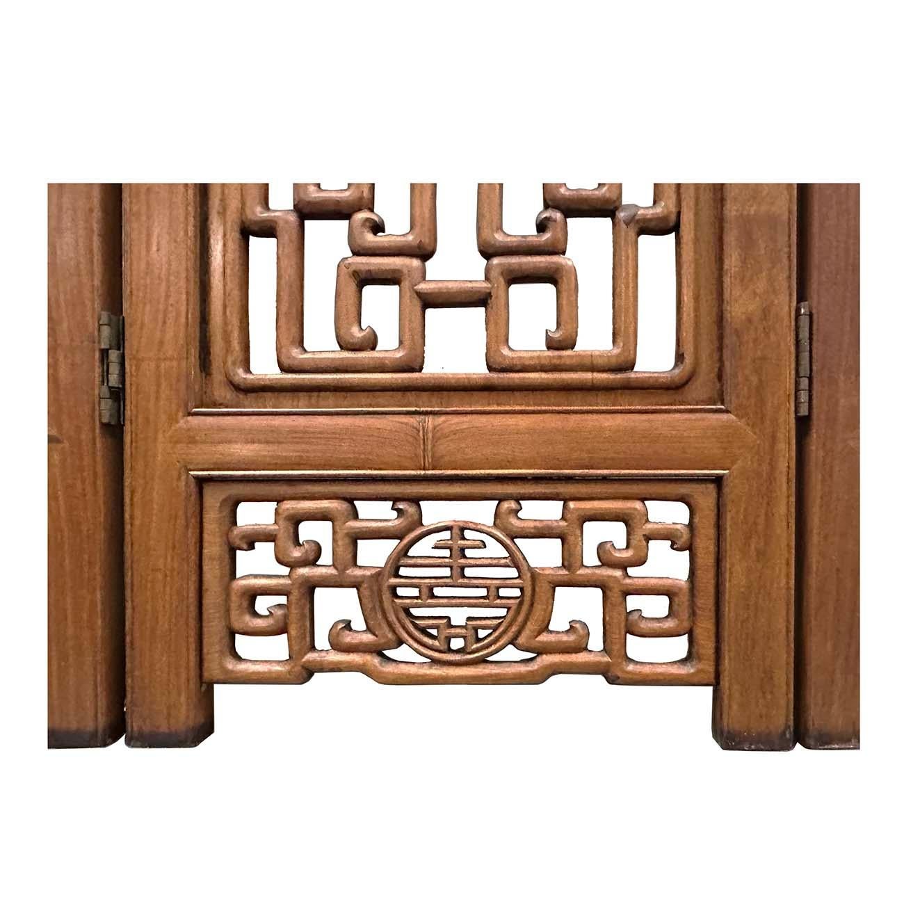 Mid-20th Century Chinese Rosewood Open Carved Screen/Room Divider For Sale 4