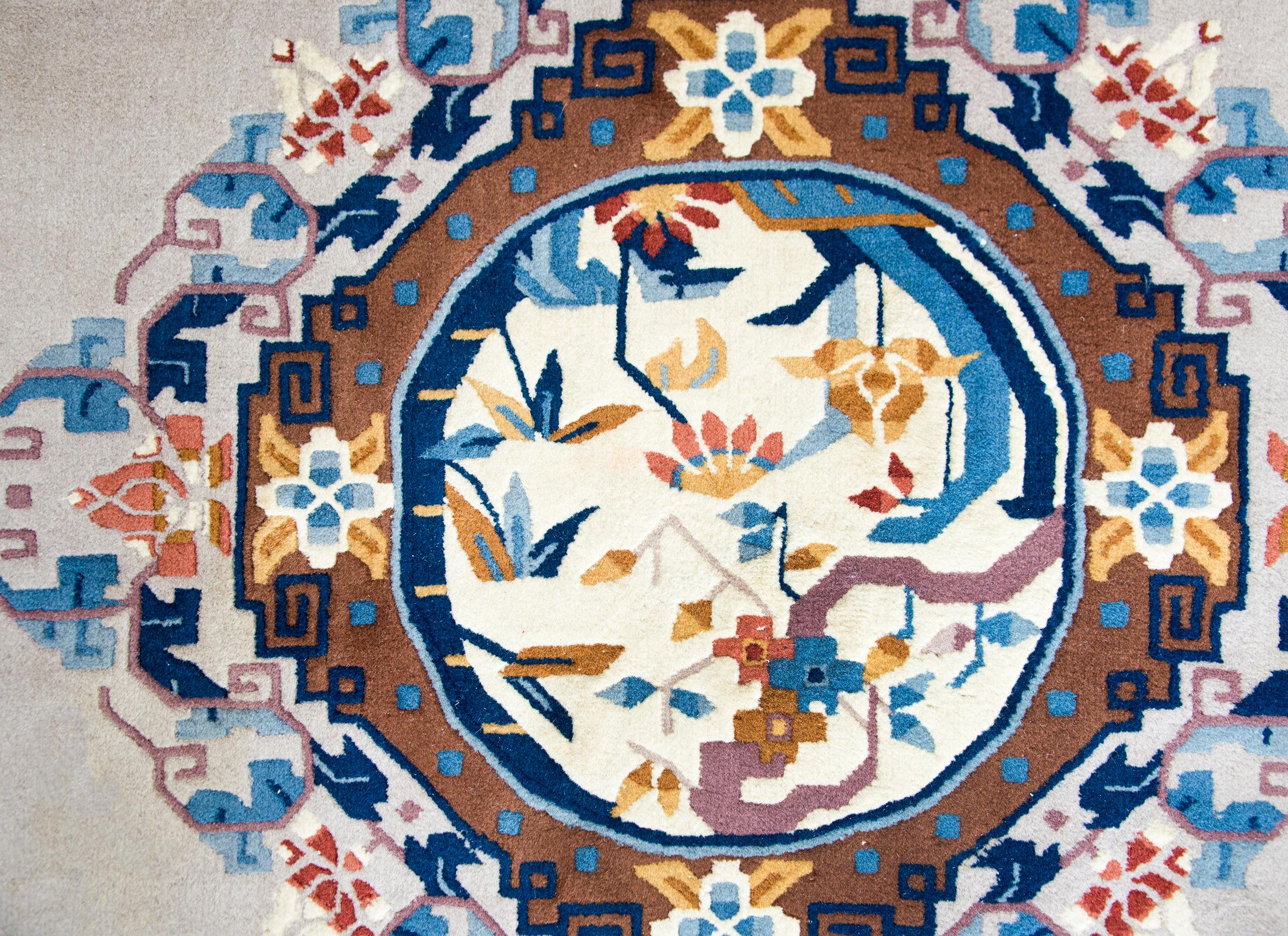Mid-20th Century Chinese Rug For Sale 6