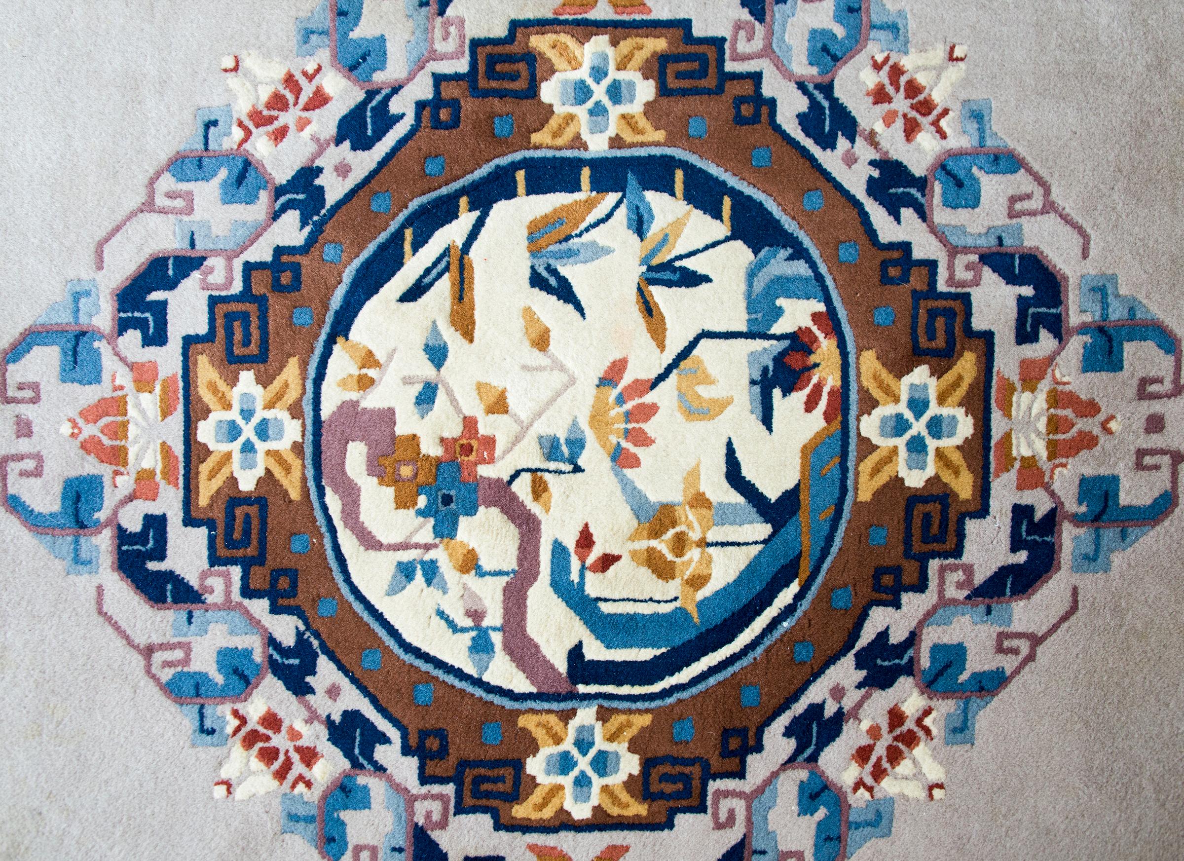 Mid-20th Century Chinese Rug For Sale 2