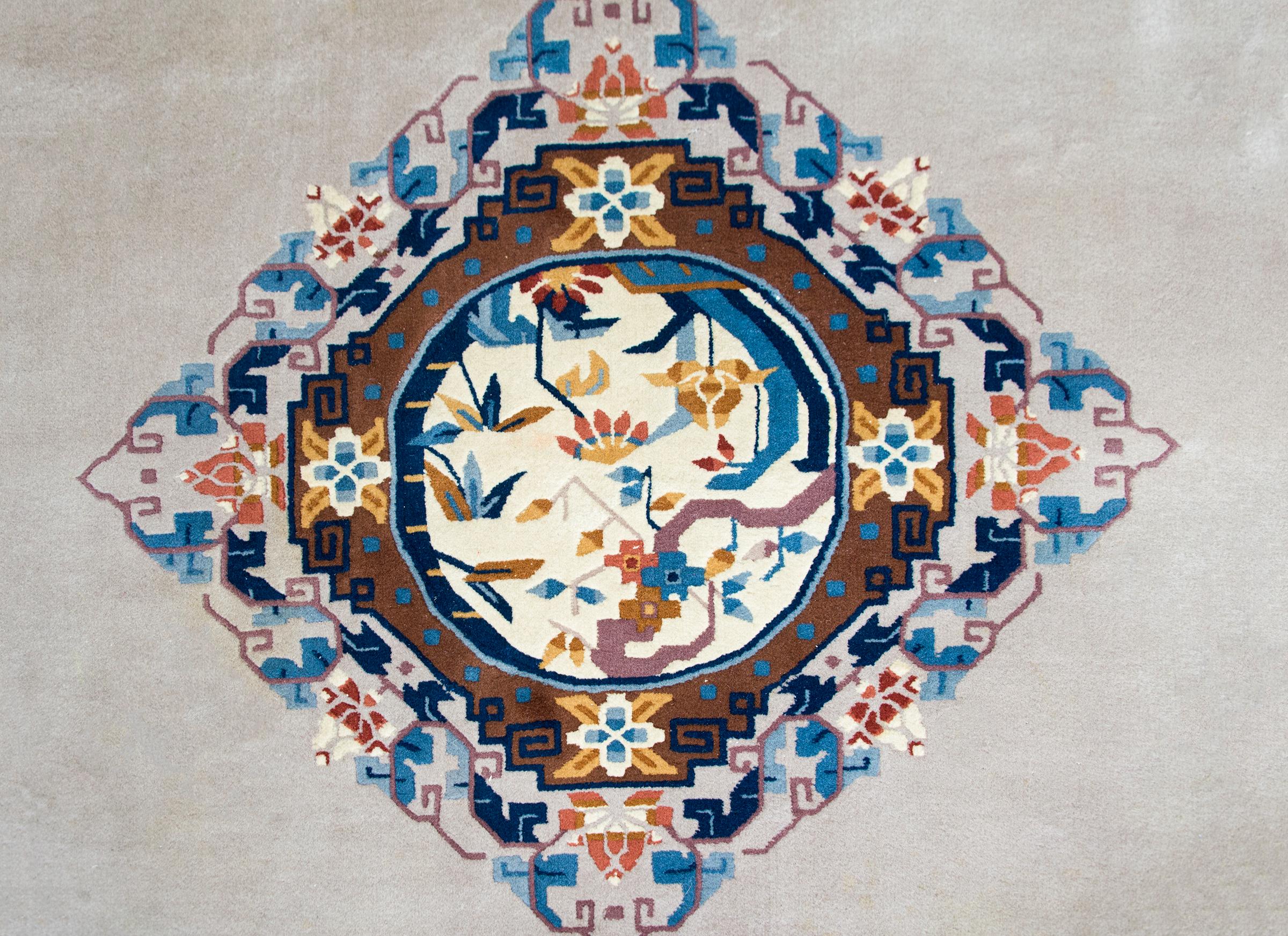 Mid-20th Century Chinese Rug For Sale 4