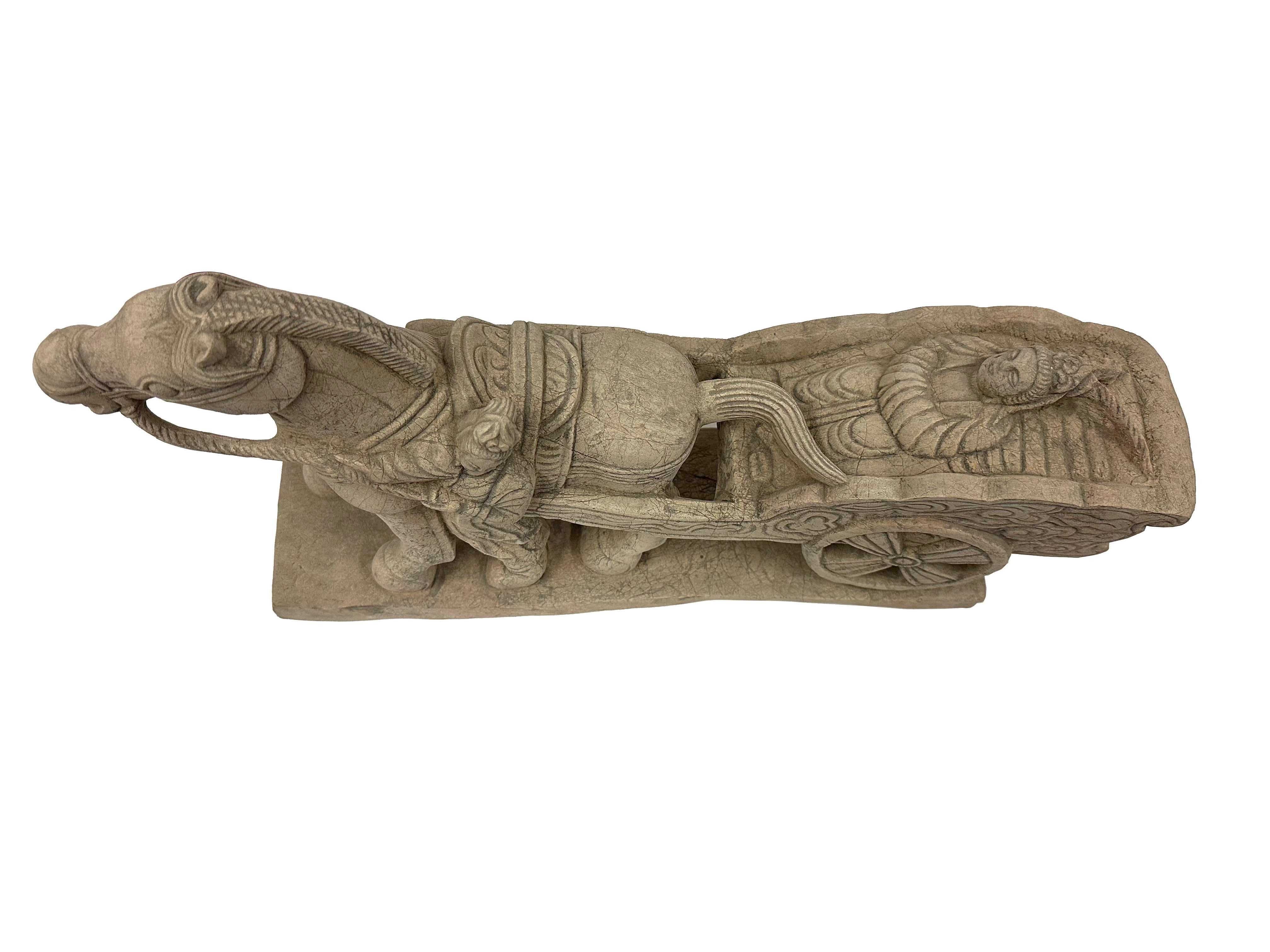 Sculpté à la main Sculpture chinoise en pierre du milieu du XXe siècle représentant un cheval et un char en vente