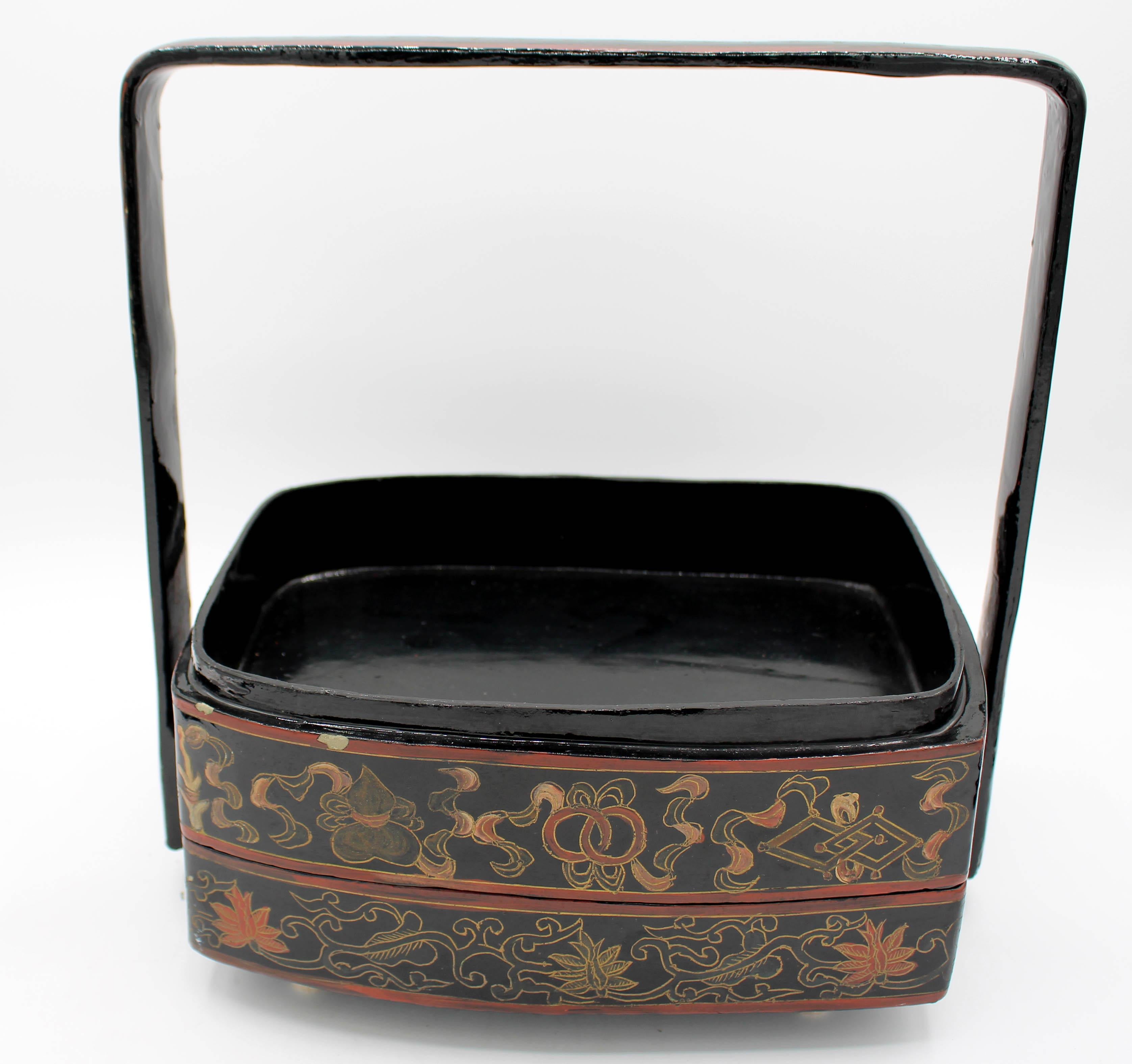 Mid-20th Century Chinese Wedding Box In Good Condition In Chapel Hill, NC