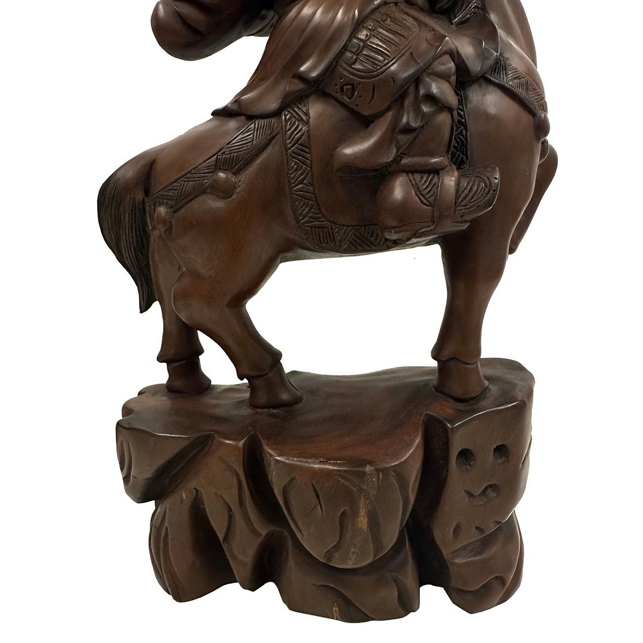 God of Martial Wealth Status, dieu chinois sculpté dans le bois du milieu du 20e siècle en vente 3