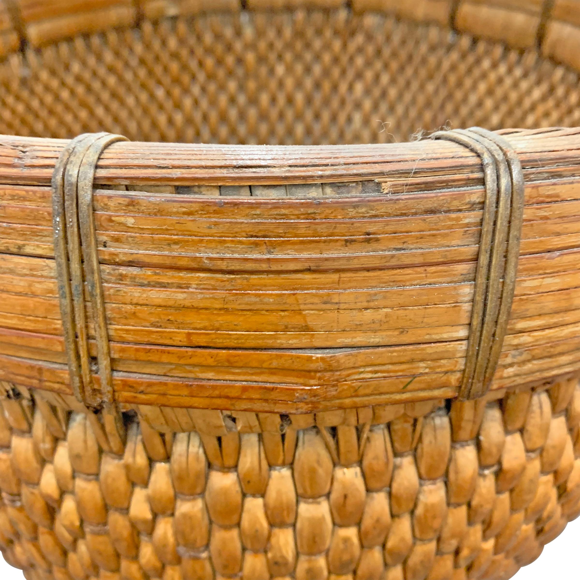 Mid-20th Century Chinese Woven Reed Basket For Sale 2