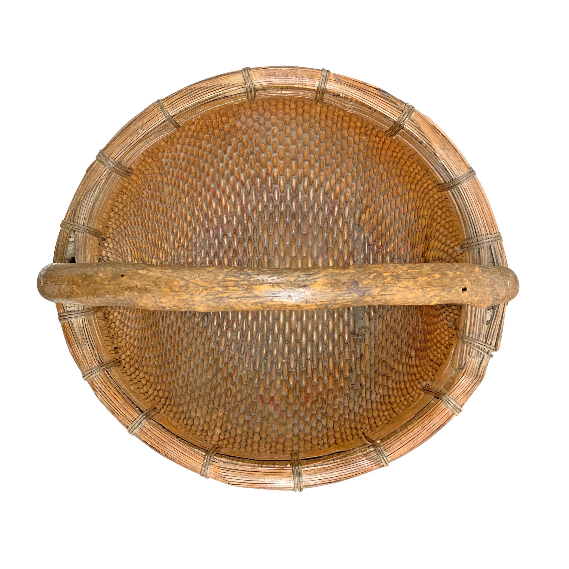 Mid-20th Century Chinese Woven Reed Basket For Sale 3