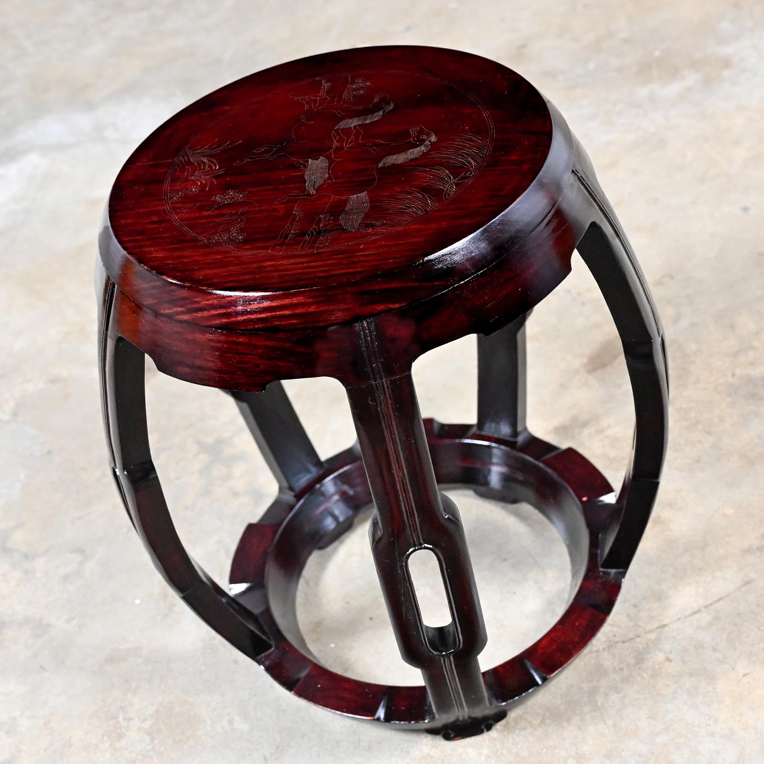 Mid 20th Century Chinoiserie Asian Rosewood Barrel Drum Table or Garden Stool For Sale 2