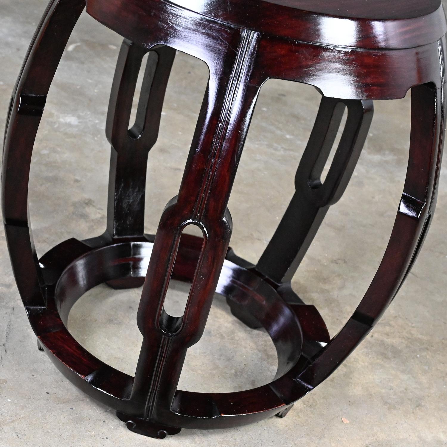 Mid 20th Century Chinoiserie Asian Rosewood Barrel Drum Table or Garden Stool For Sale 3