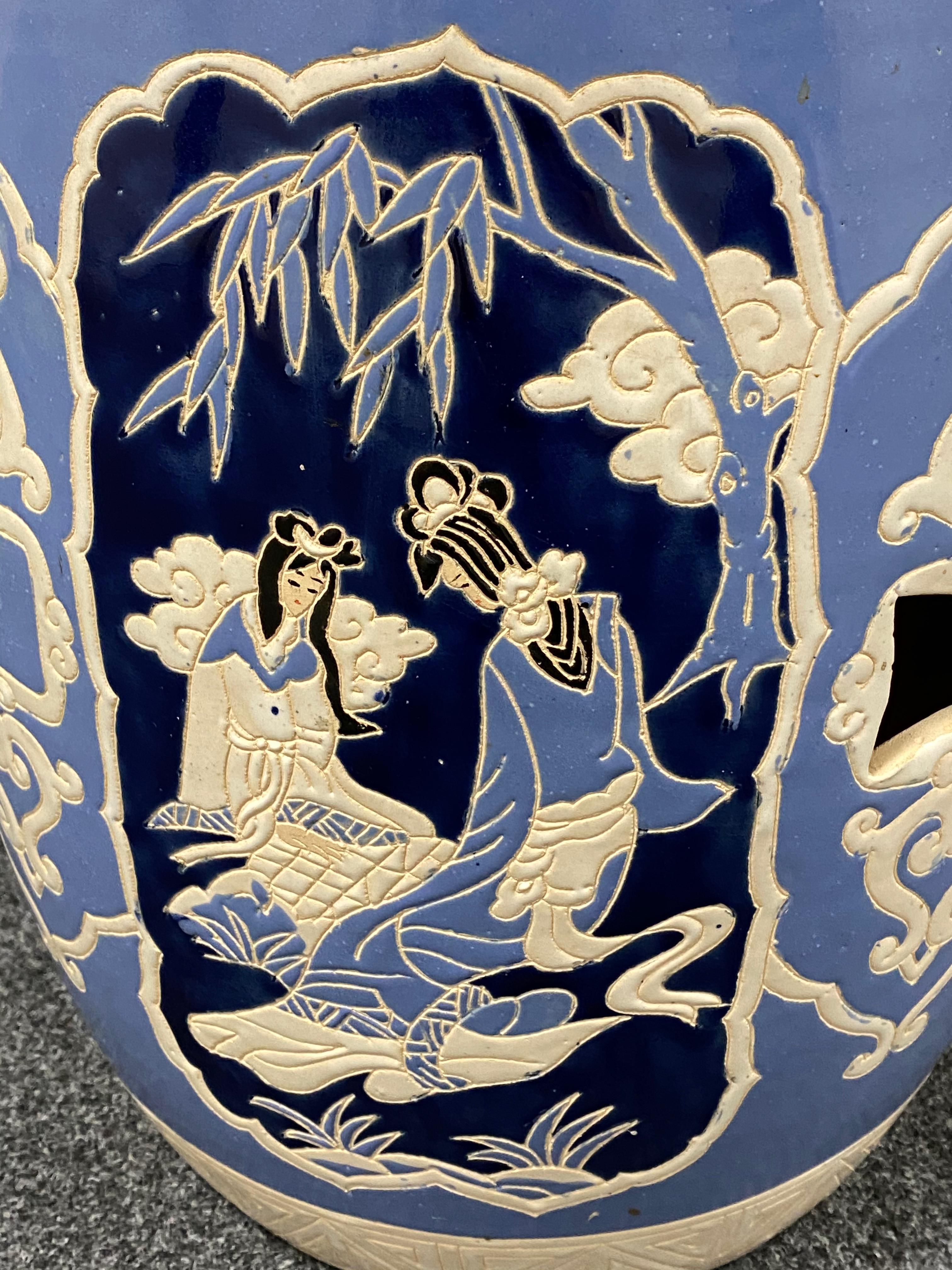 Mid-20th Century Chinoiserie Blue and White Garden Stool Flower Pot Seat In Good Condition In Nuernberg, DE