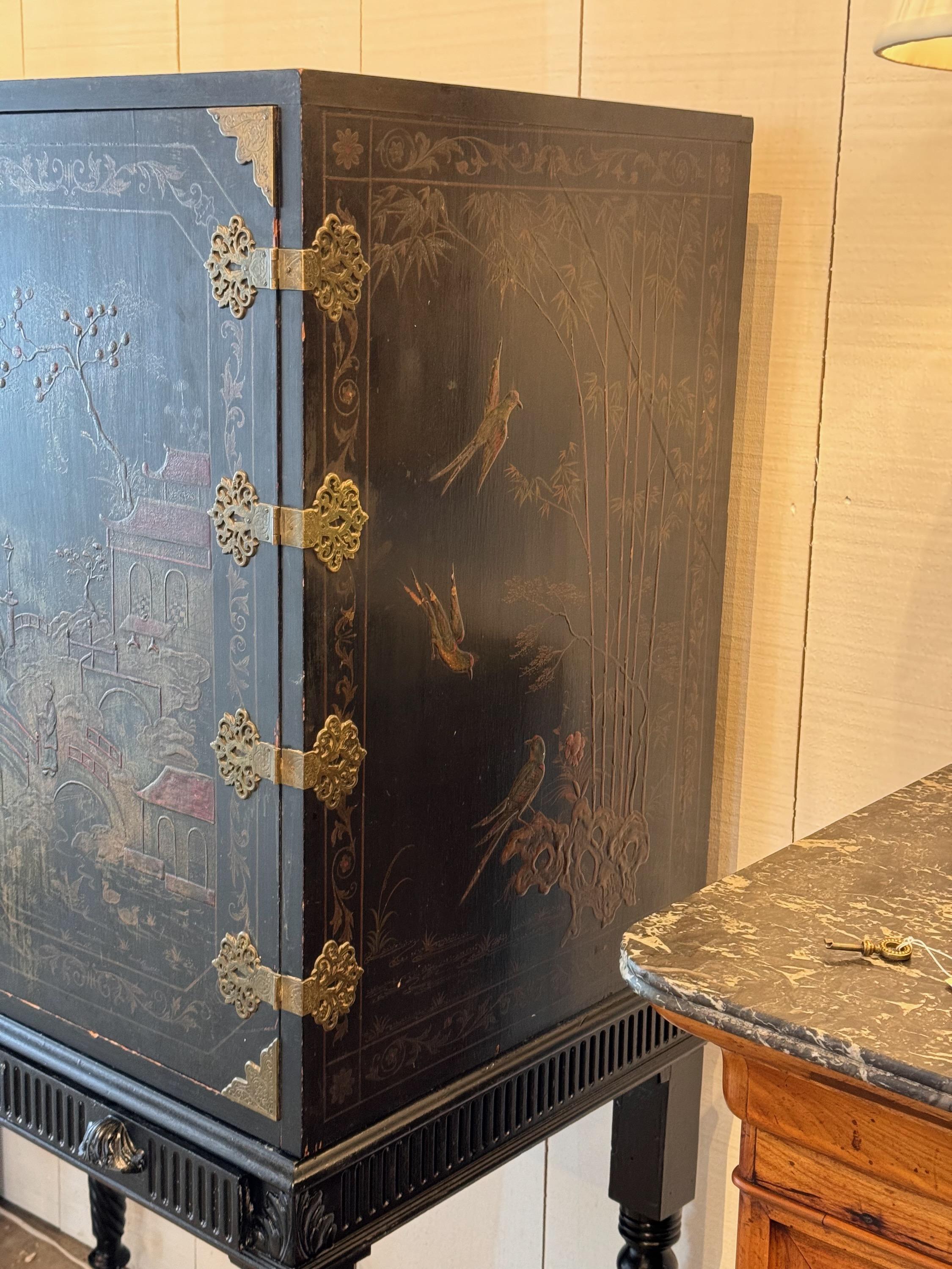 Mid 20th Century Chinoiserie Cabinet on Stand 3