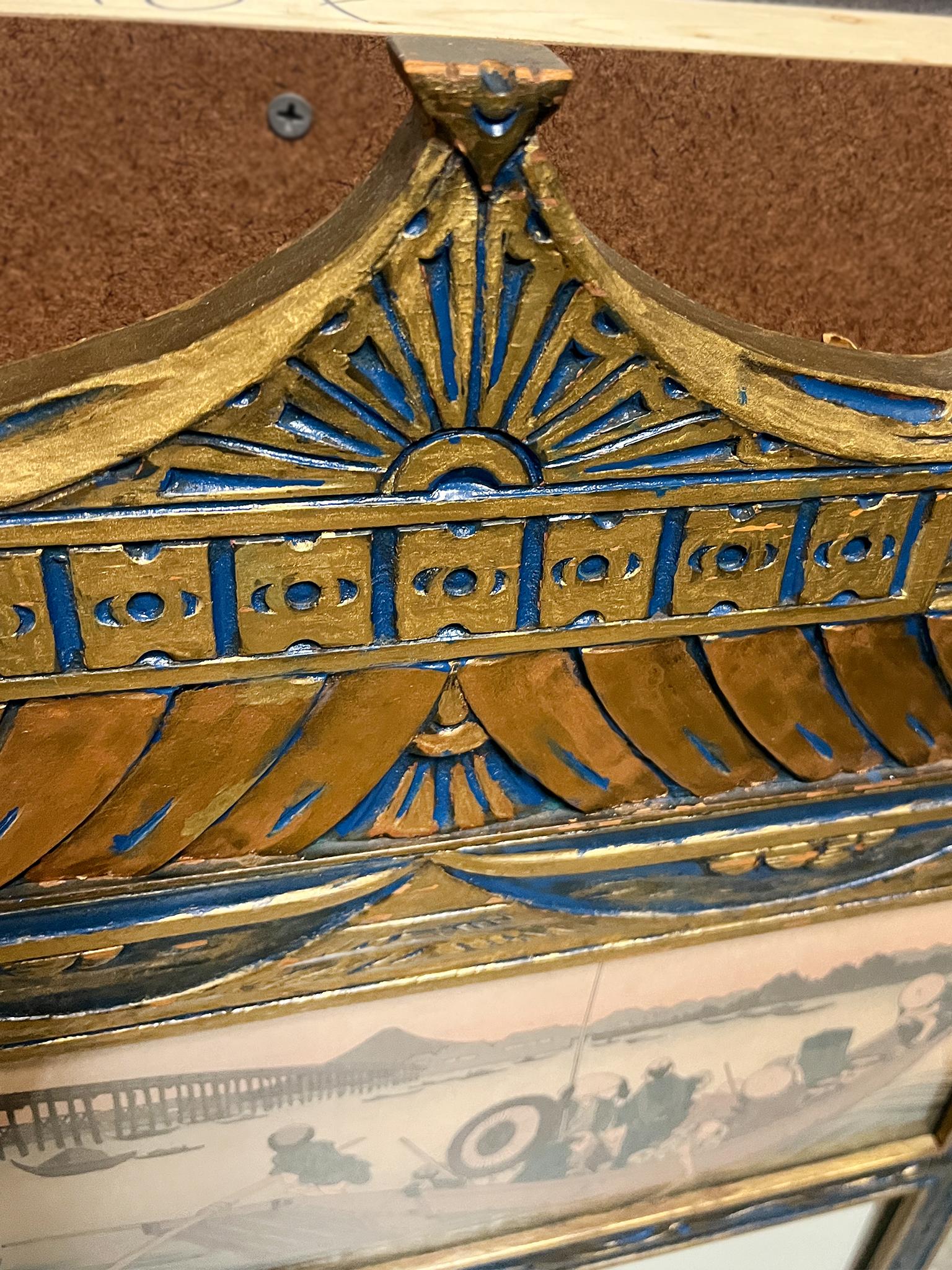 Fait main Miroir mural en bois doré sculpté Chinoiserie du milieu du 20e siècle en vente