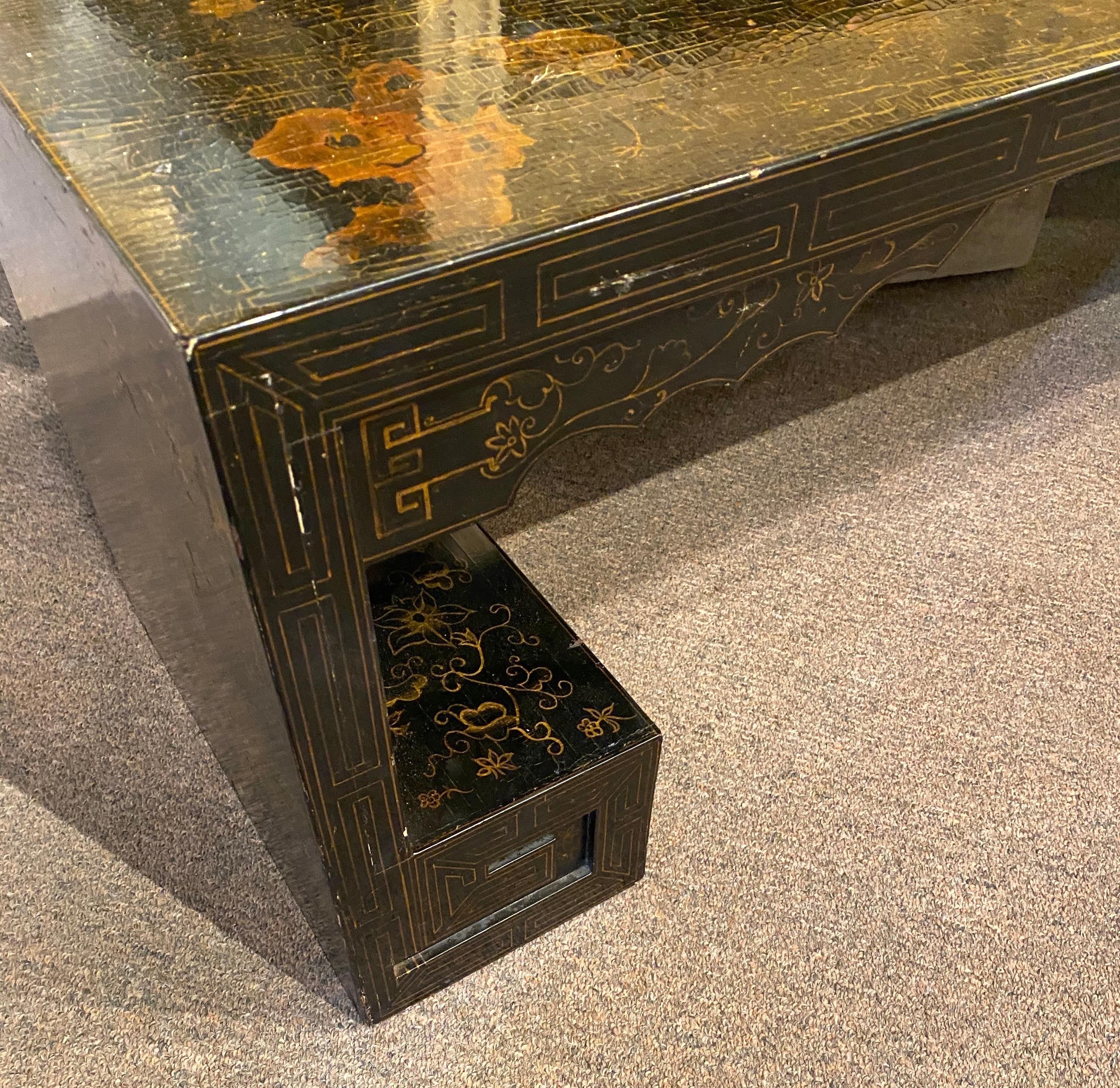 Unknown Mid-20th Century Chinoiserie Coffee Table or Bench