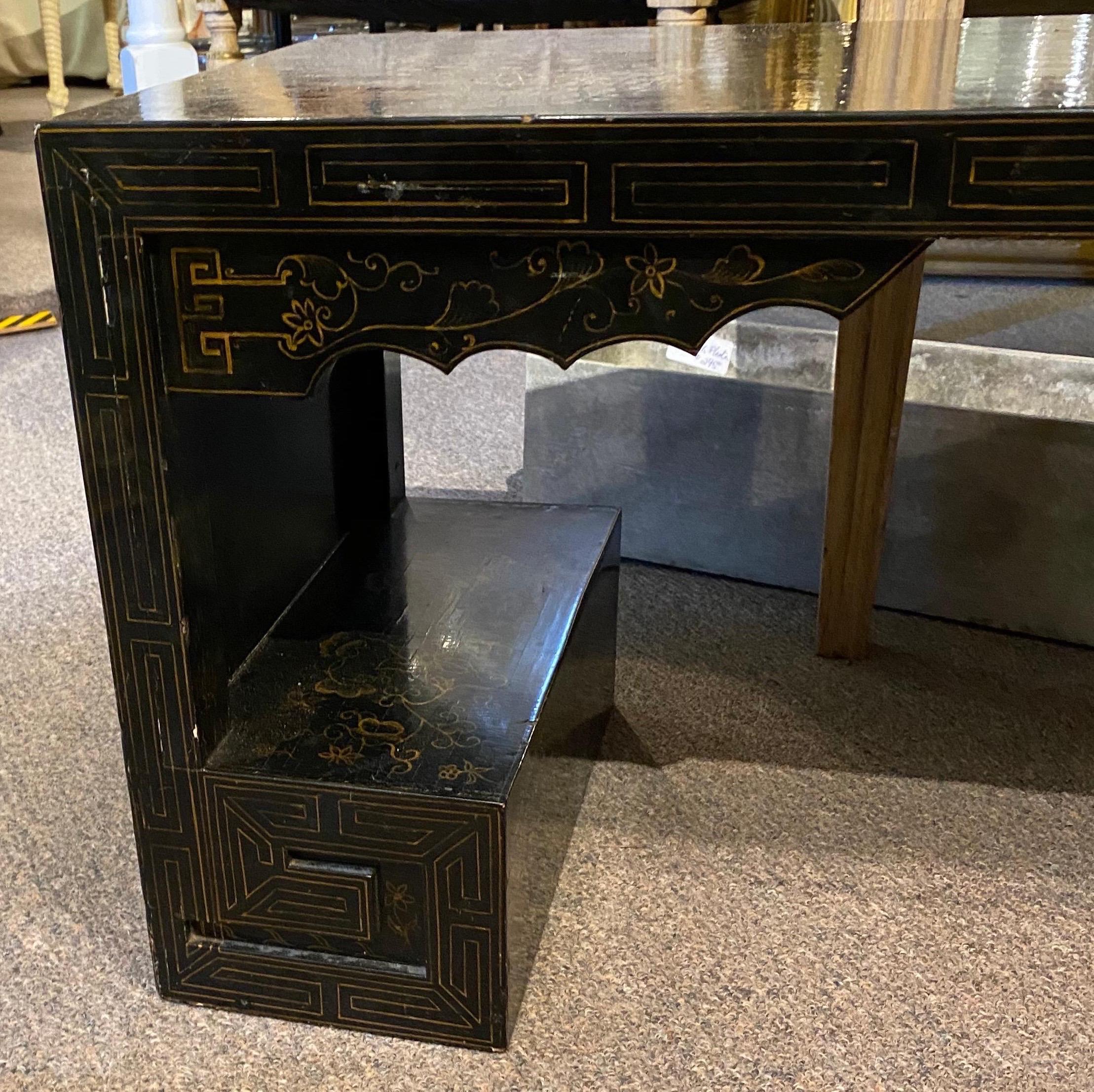 Mid-20th Century Chinoiserie Coffee Table or Bench 3