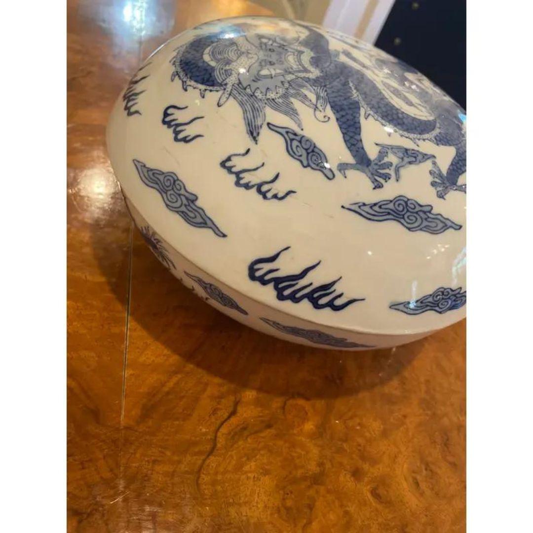 Mid 20th Century Chinoiserie Covered Bowl With Dragon Motif For Sale 3