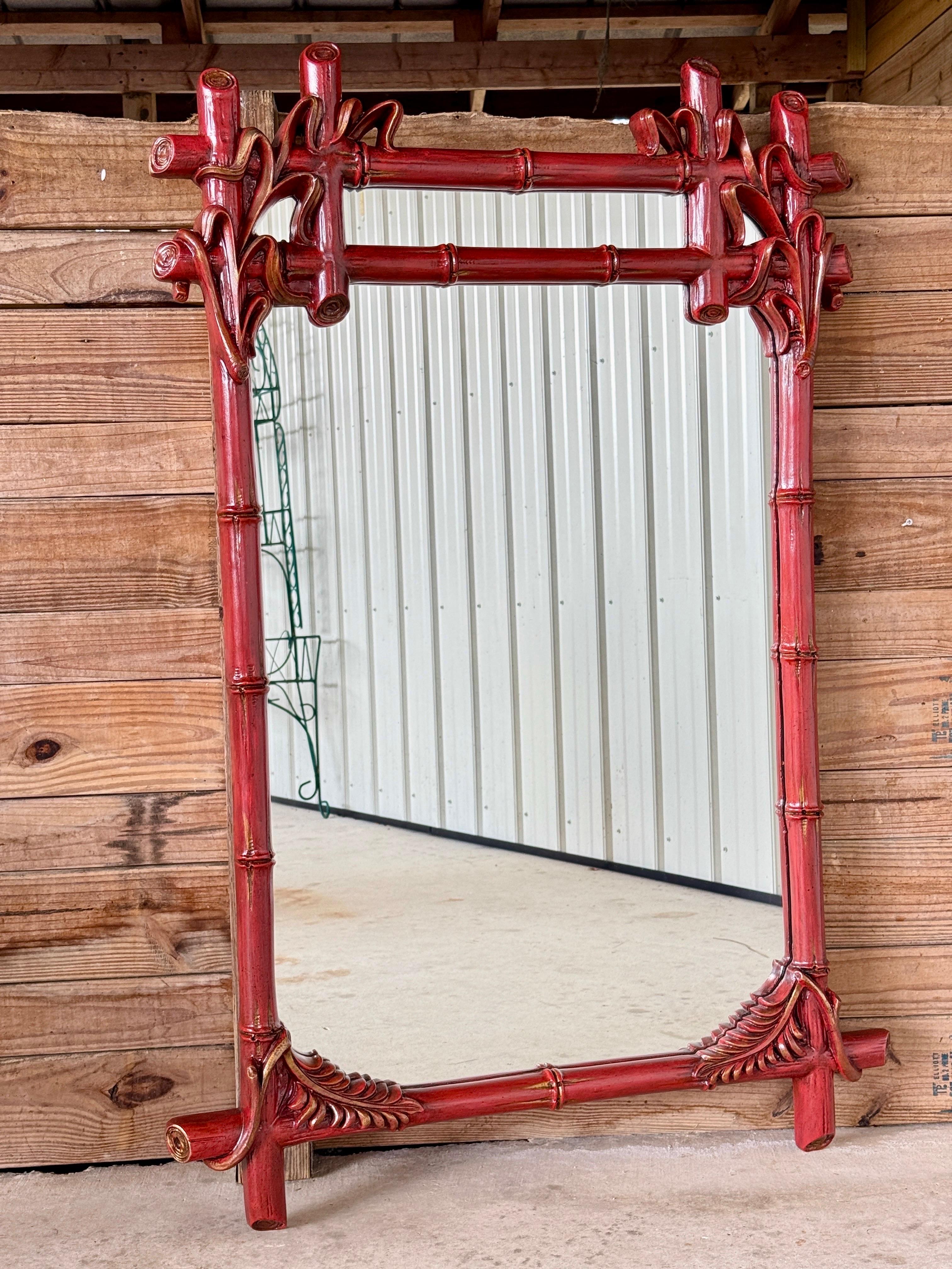 Italiano Specchio da parete in finto bambù Chinoiserie Regency della metà del XX secolo di Gampel-Stoll in vendita