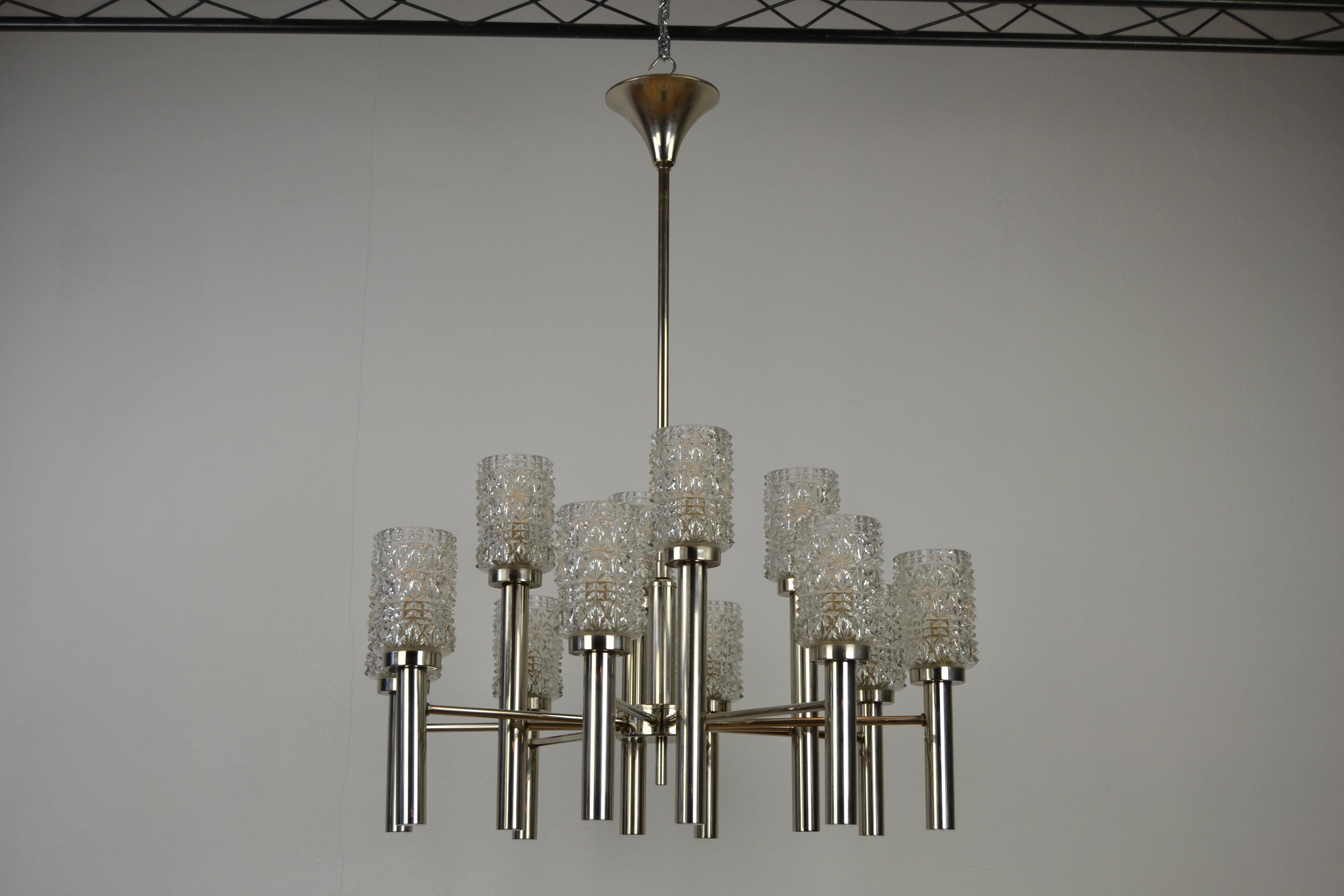 Mid-20th Century Chrome and Art Glass Chandelier, 12-Armed For Sale 6