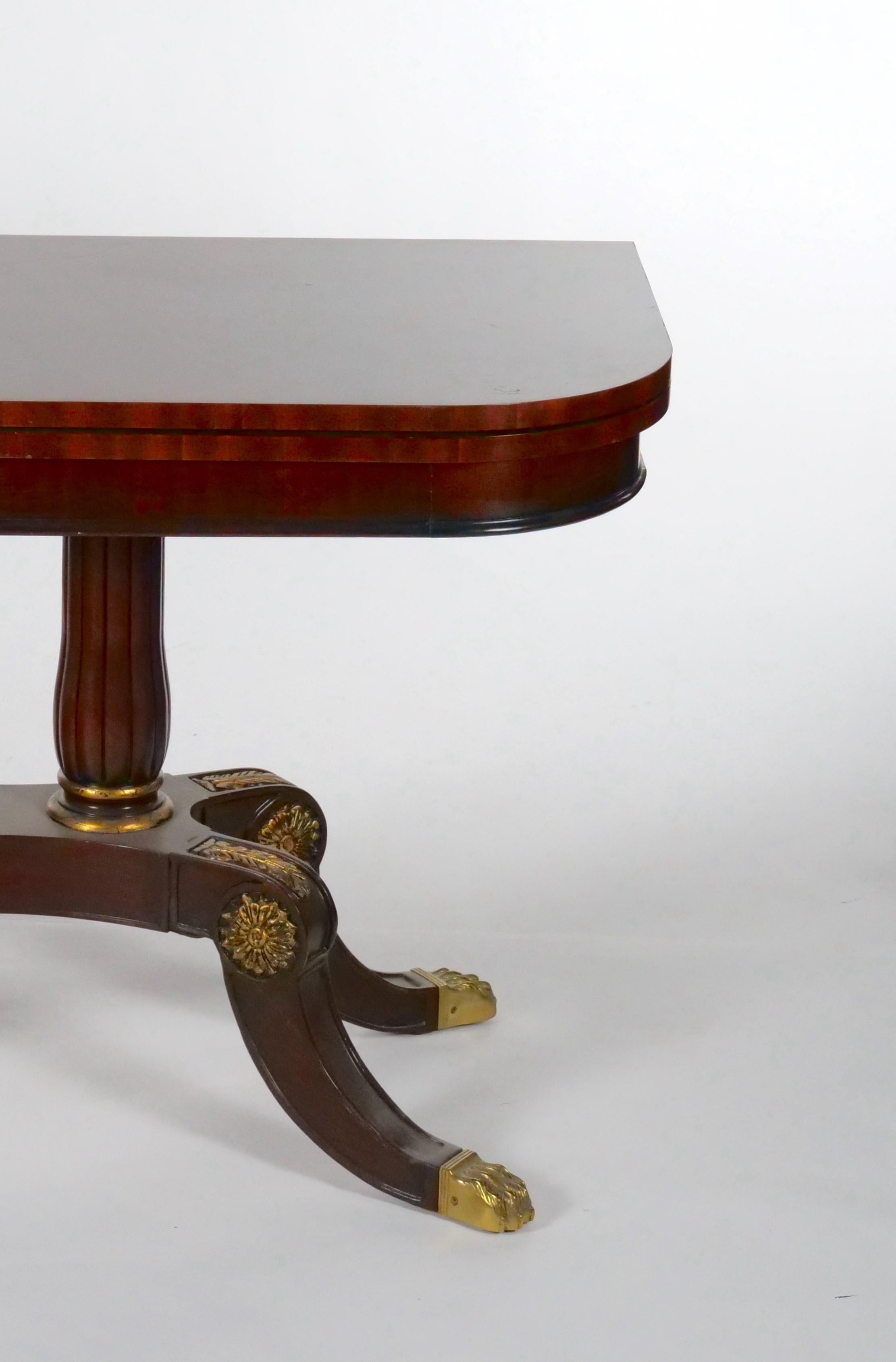 European Mid-20th Century Classical Style Mahogany Breakfast Table For Sale
