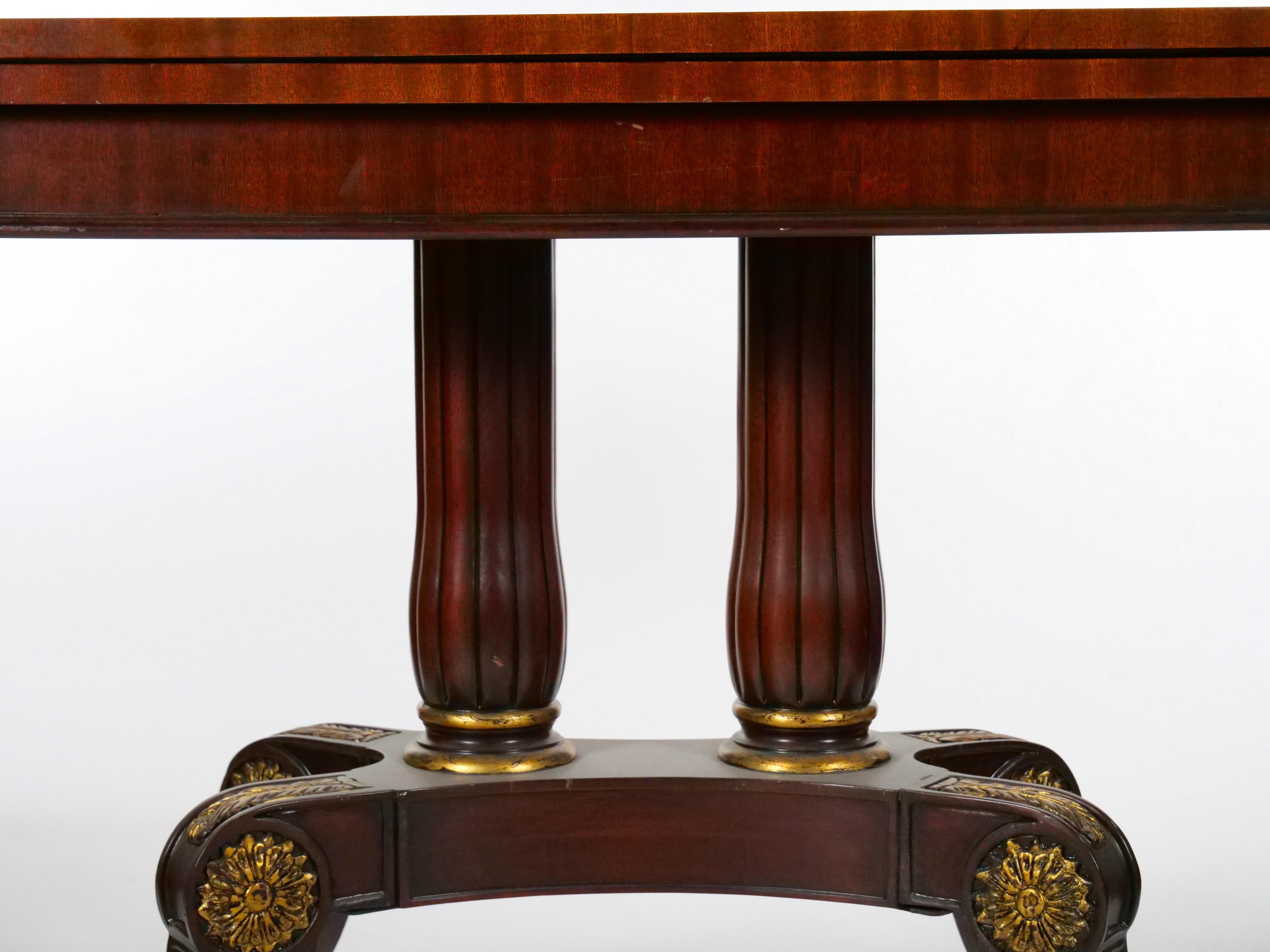 Mid-20th Century Classical Style Mahogany Breakfast Table For Sale 1