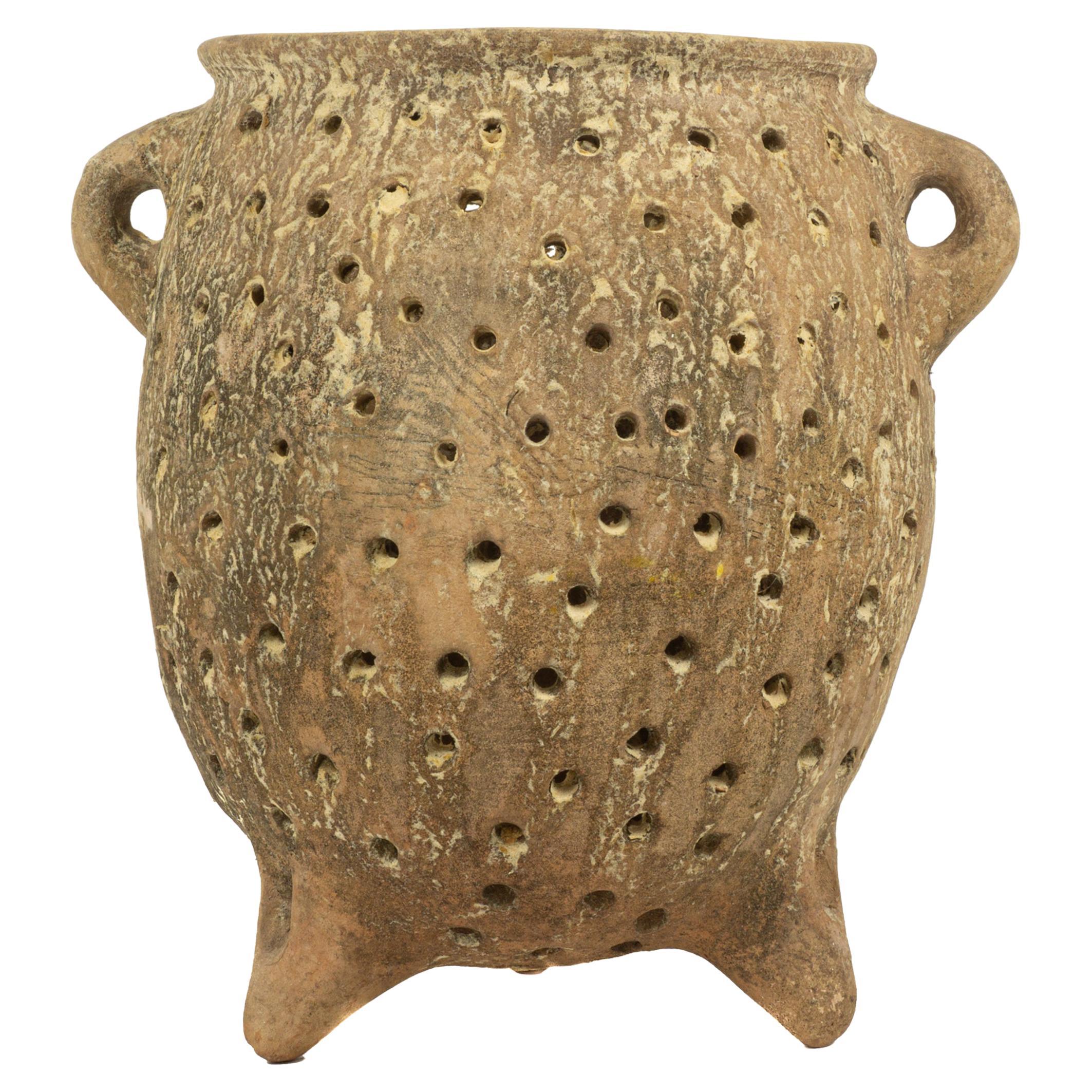 Mid-20th Century Clay Pot Found in Guerrero, Southern Mexico De Guerrero For Sale