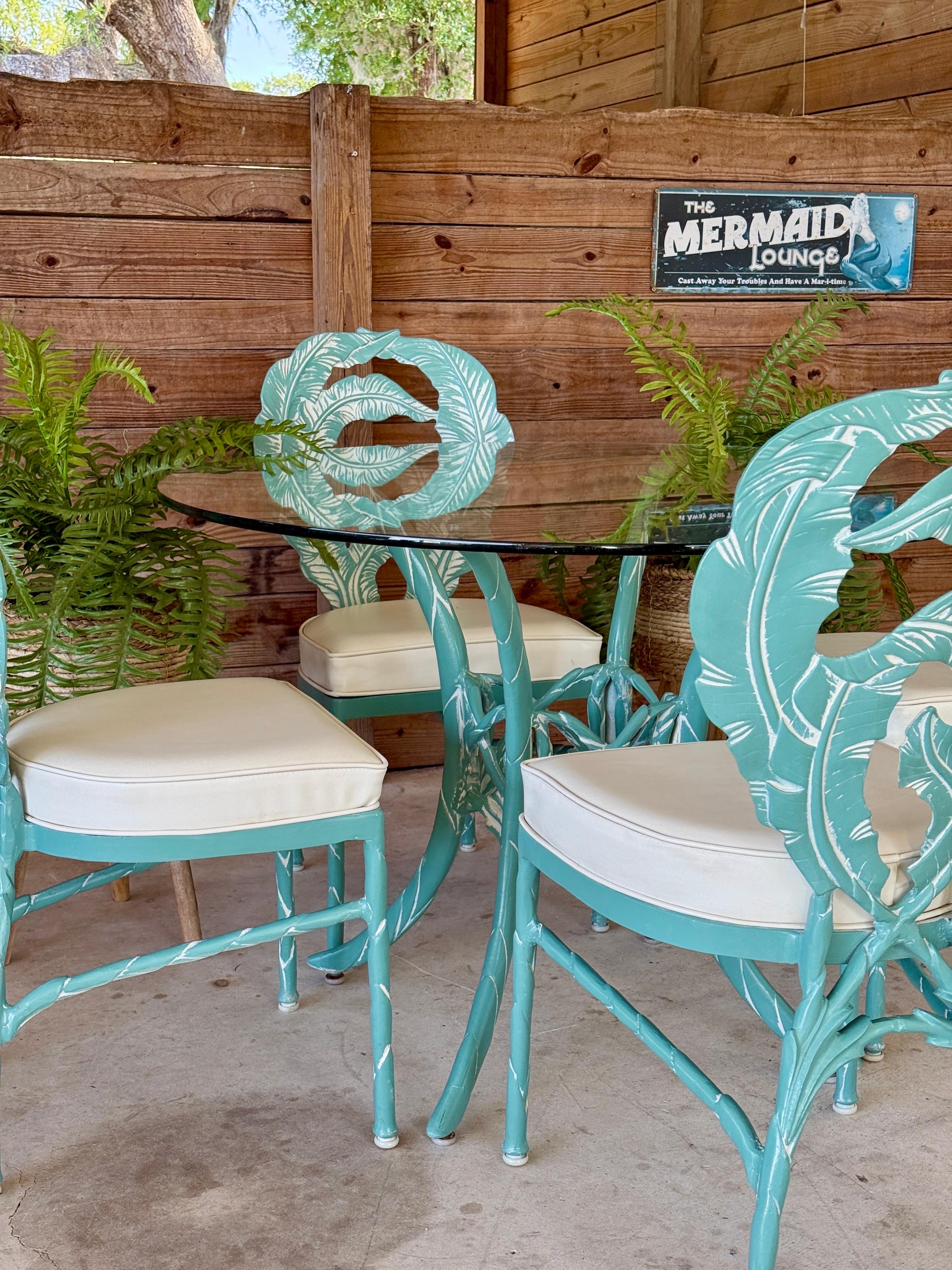 Mitte des 20. Jahrhunderts Coastal Regency Sculptural Palm Leaf Outdoor Dining Table and C im Angebot 11