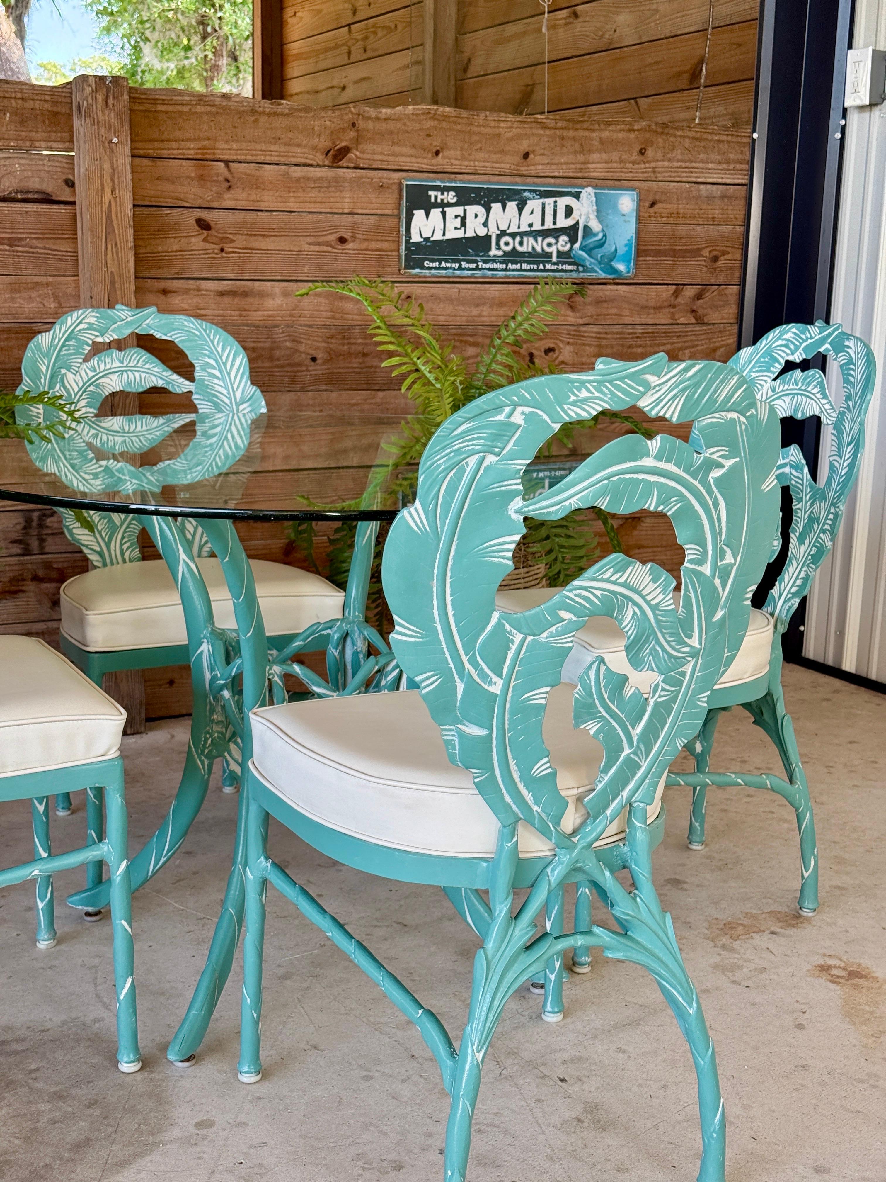Mitte des 20. Jahrhunderts Coastal Regency Sculptural Palm Leaf Outdoor Dining Table and C im Angebot 12