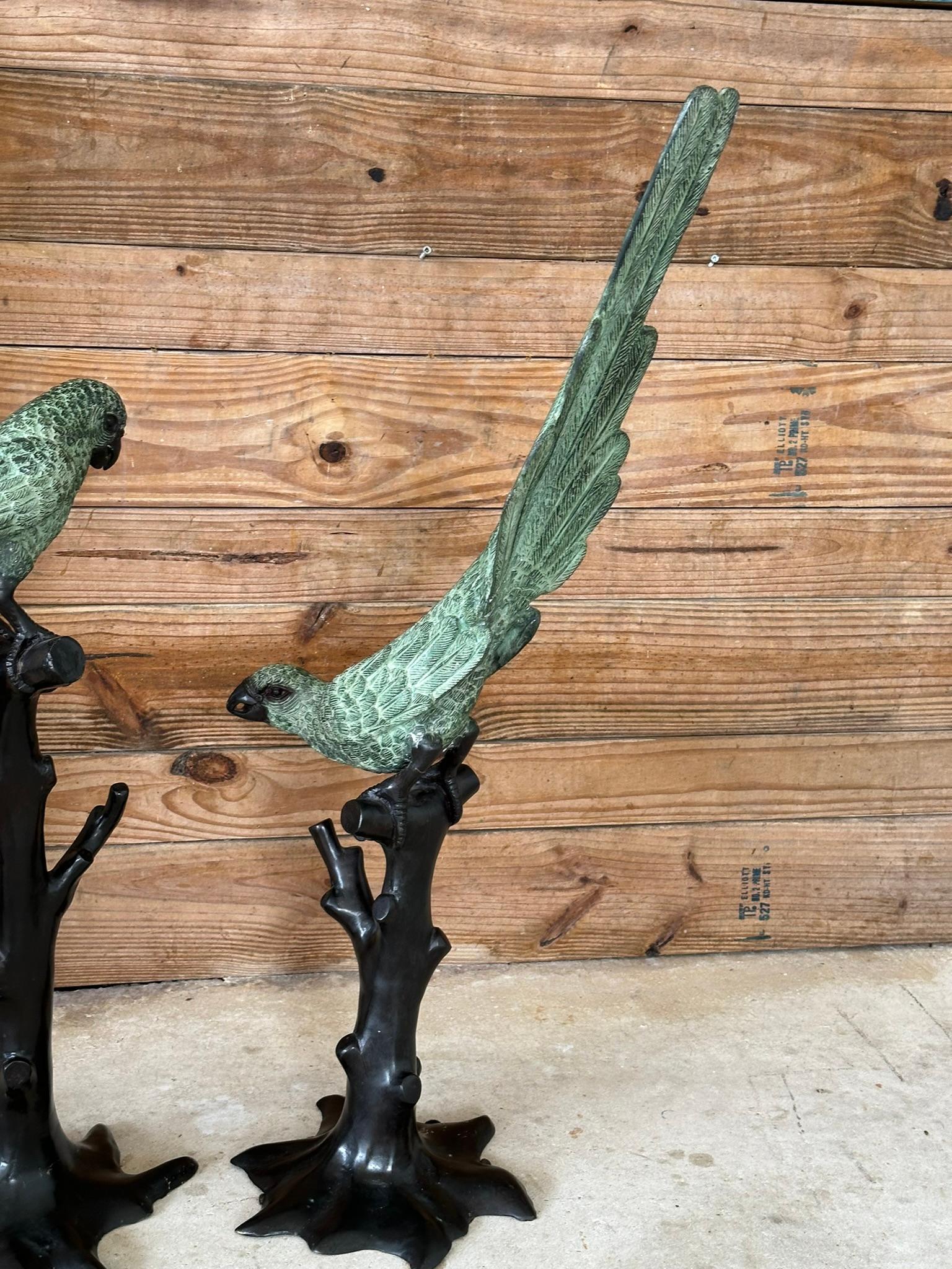 Coastal Tropical Art Deco Bronze Verdigris Papageienstatuen-Paar, Mitte des 20. Jahrhunderts, Paar im Angebot 2