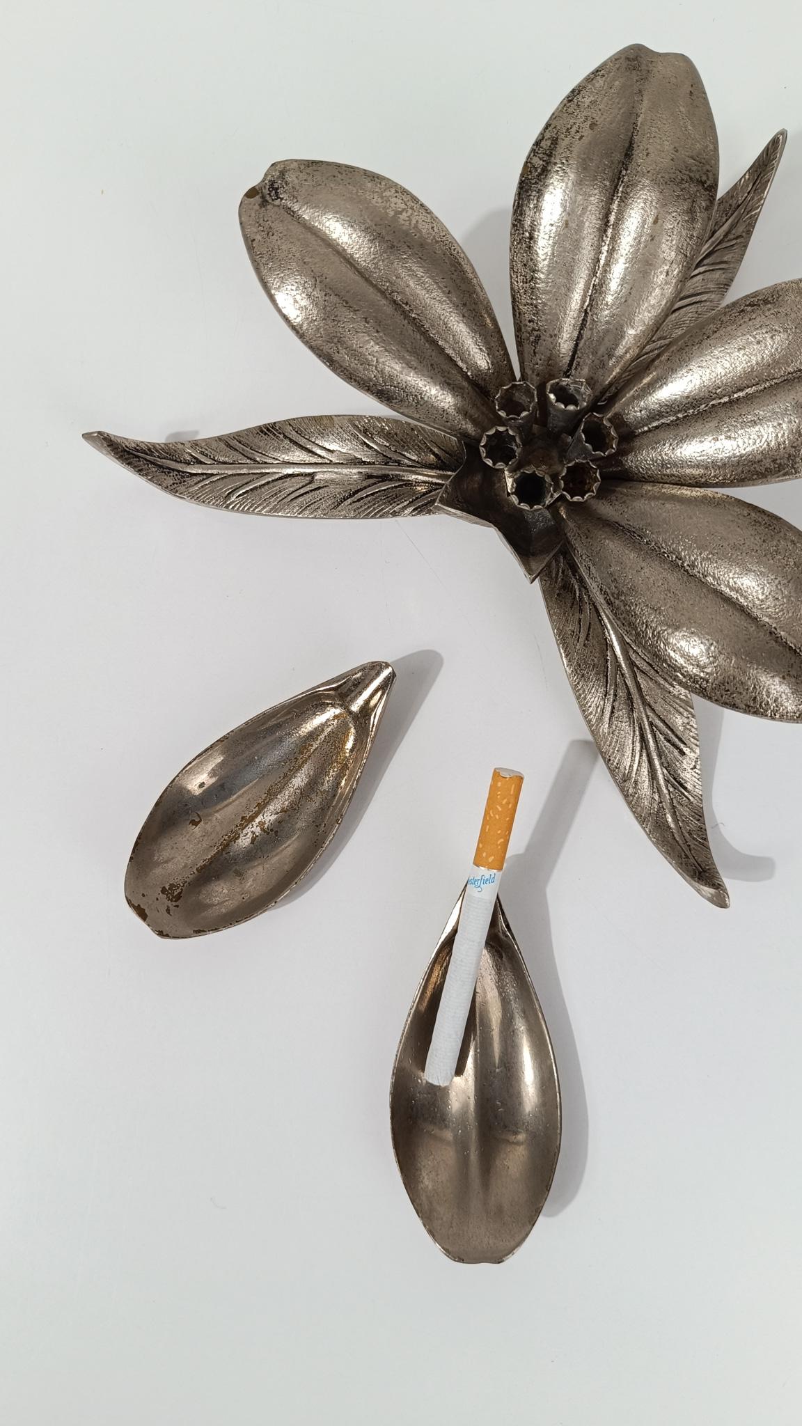 Mid 20th Century Cocktail Ashtray in Flower Shape with Removable Petals For Sale 6