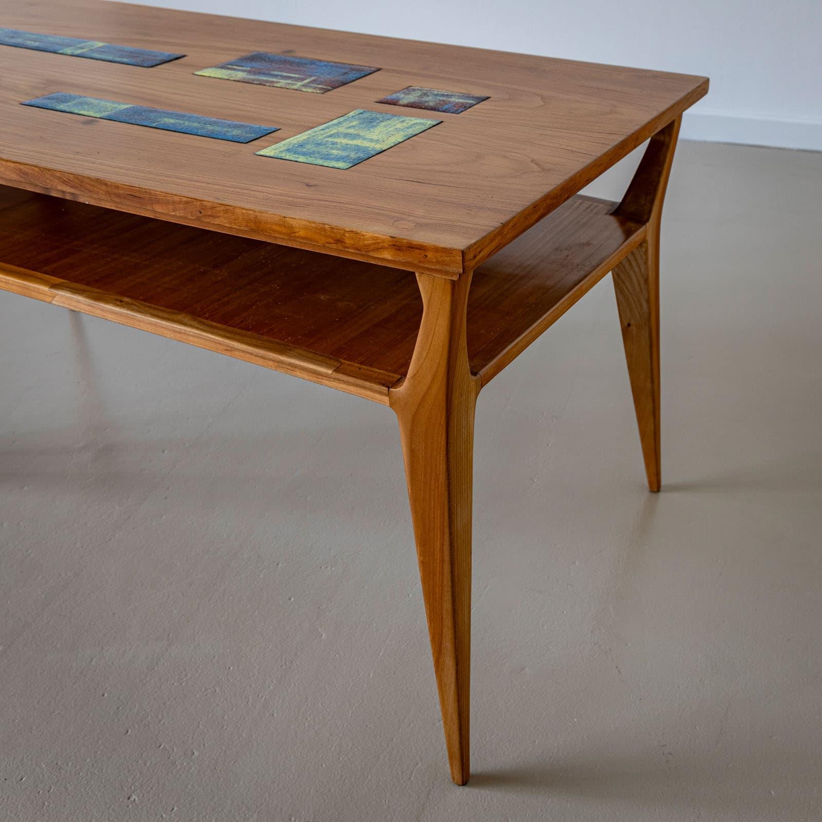 Table basse du milieu du XXe siècle avec incrustations en céramique, Italie en vente 1