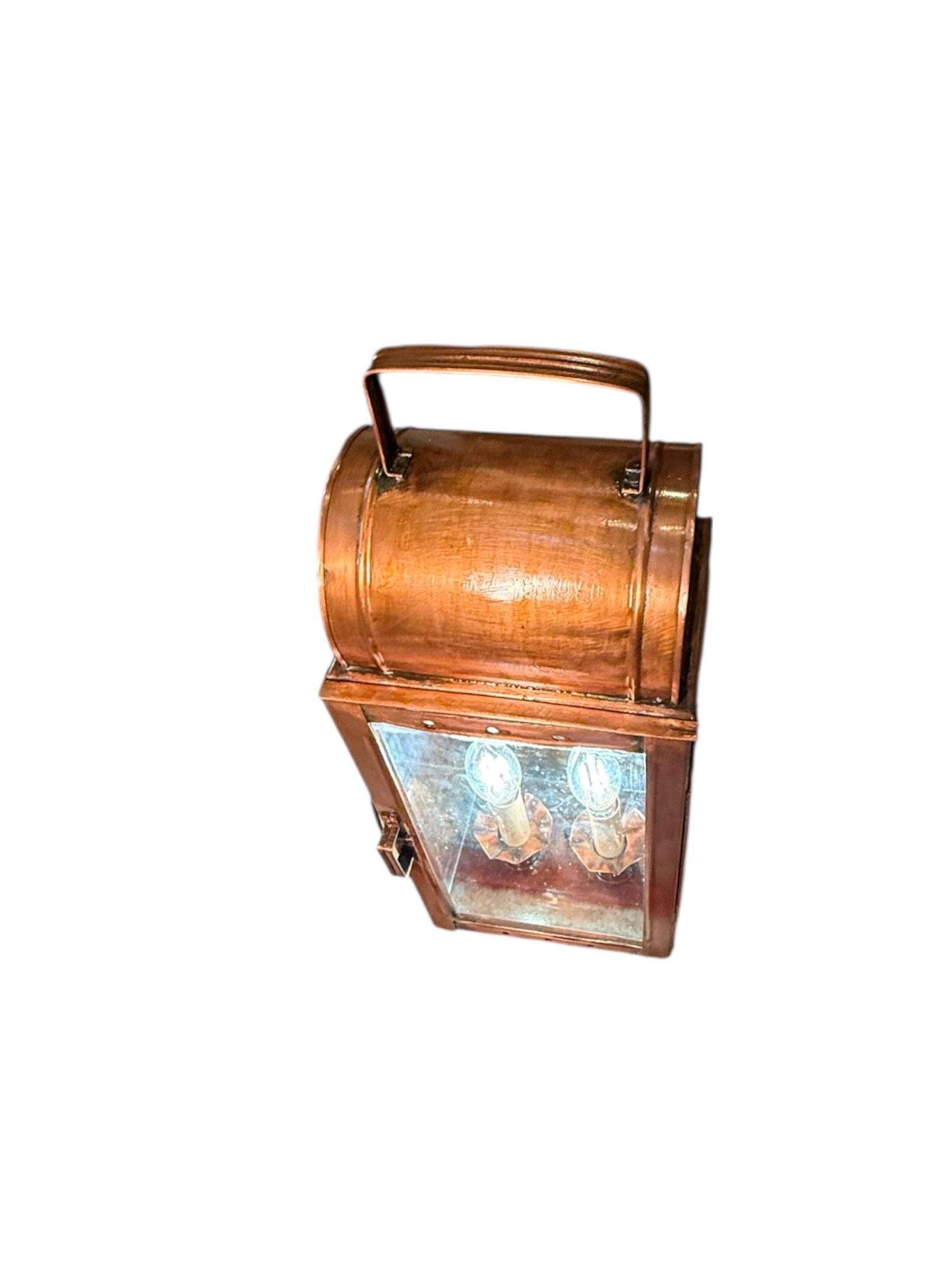 Farol de Pared Electrificado Estilo Colonial de Mediados del Siglo XX Renacimiento colonial en venta
