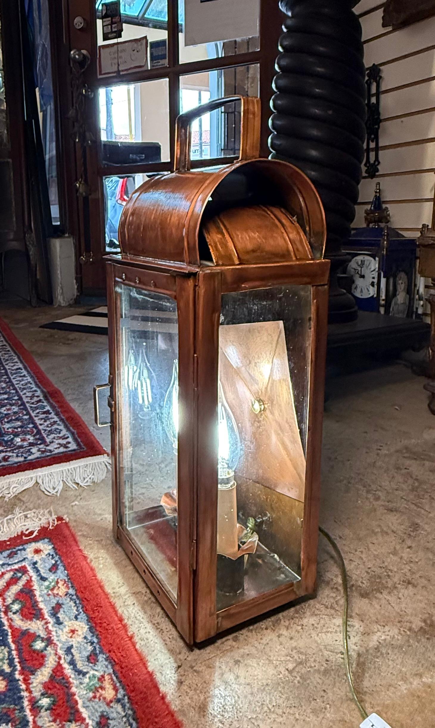 Farol de Pared Electrificado Estilo Colonial de Mediados del Siglo XX en venta 1