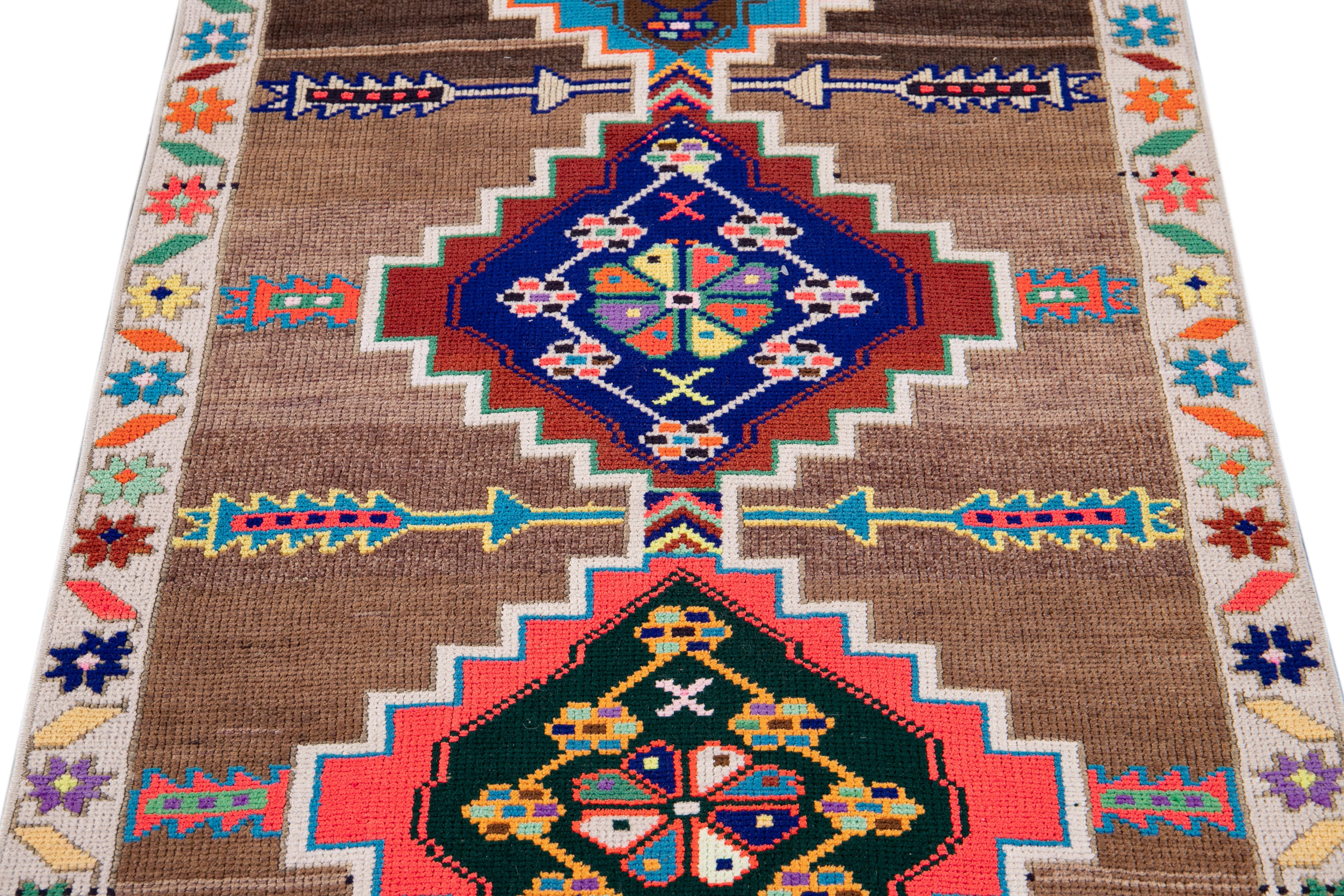 Alfombra de lana turca vintage de mediados del siglo XX en venta 2