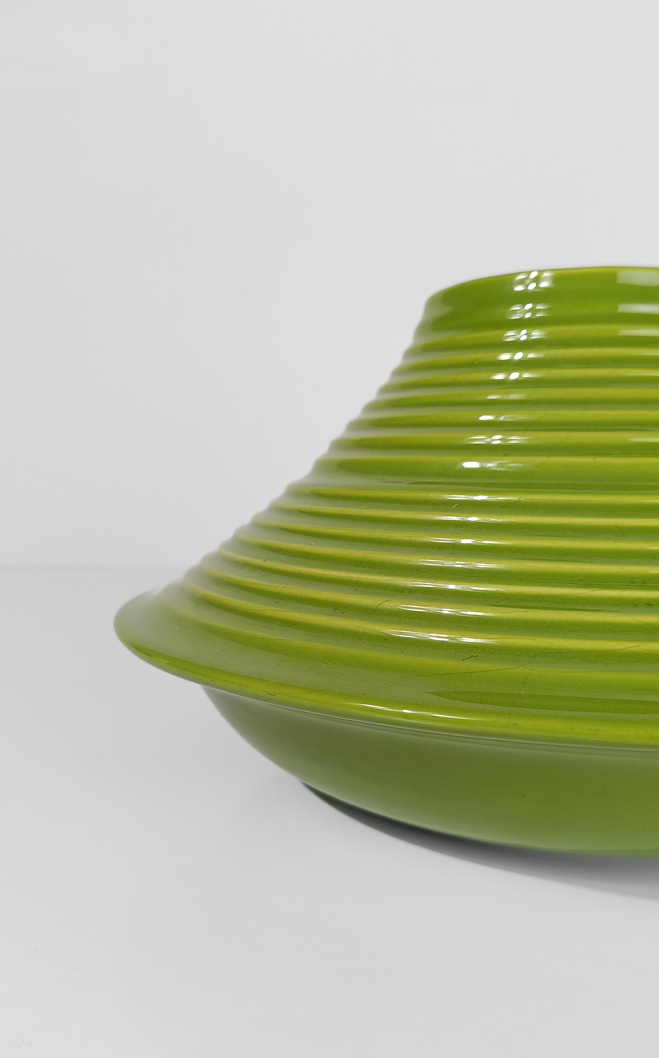 Vaso conico in ceramica verde pera della metà del XX secolo, Italia anni '60 in vendita 5