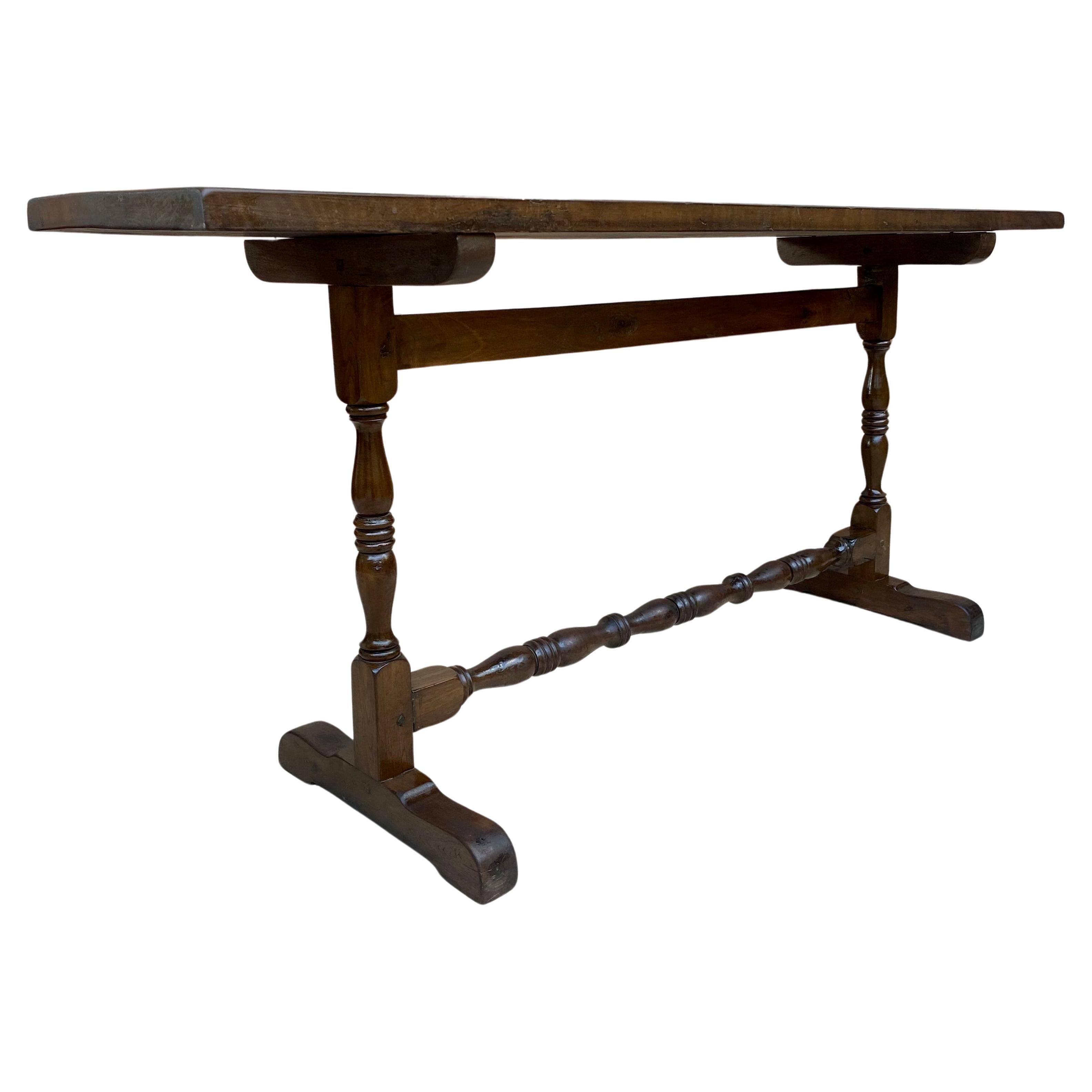 Table console en noyer du milieu du 20e siècle, années 1940 en vente