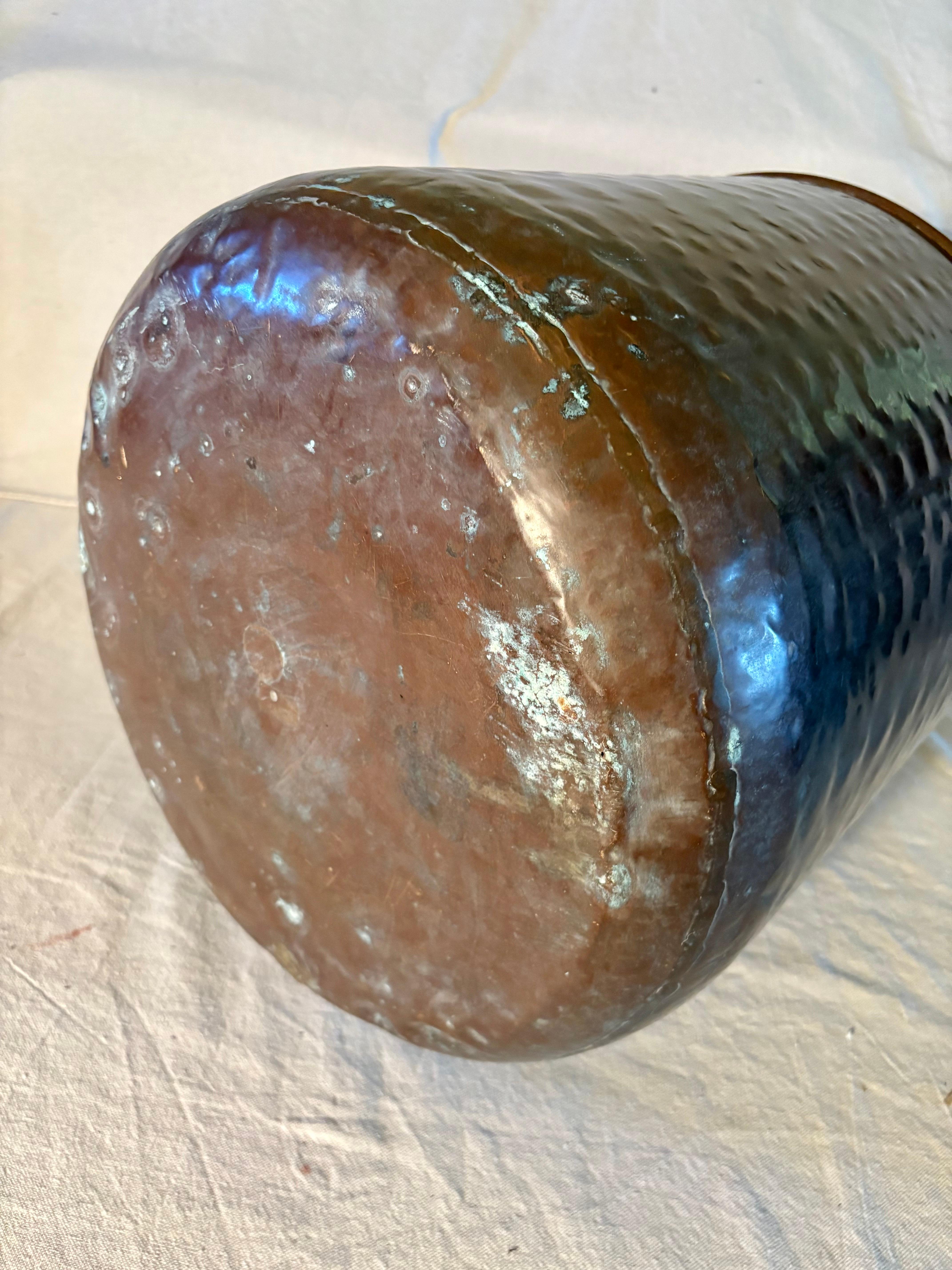 Secchio da cachepot in rame della metà del XX secolo in vendita 8