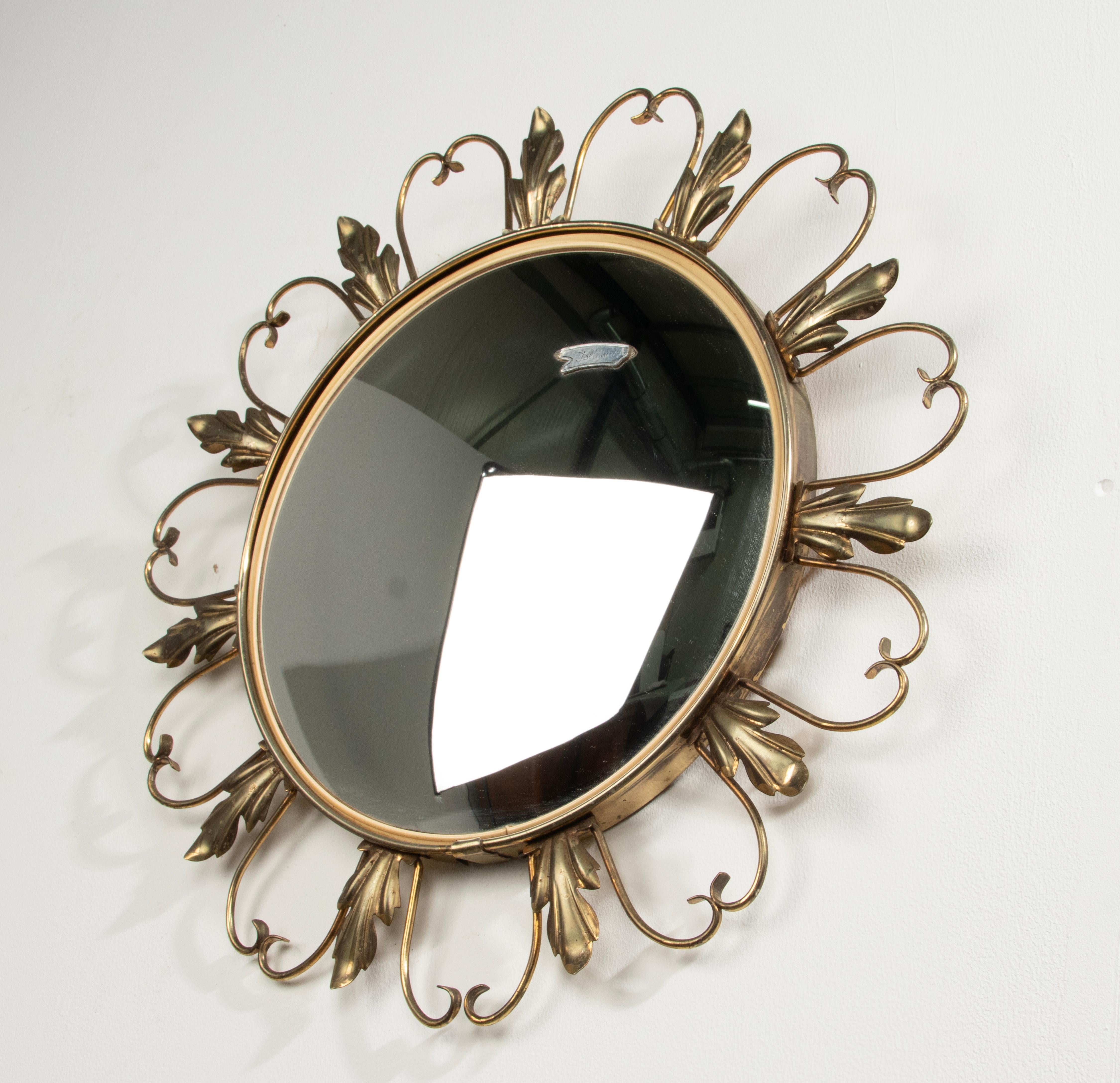 Miroir Sunburst convexe en cuivre du milieu du 20e siècle par DeKnudt en vente 2