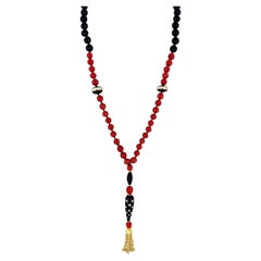 Mid-20th Century Coral Onyx Diamond 18 Karat Yellow Gold Bead Neck