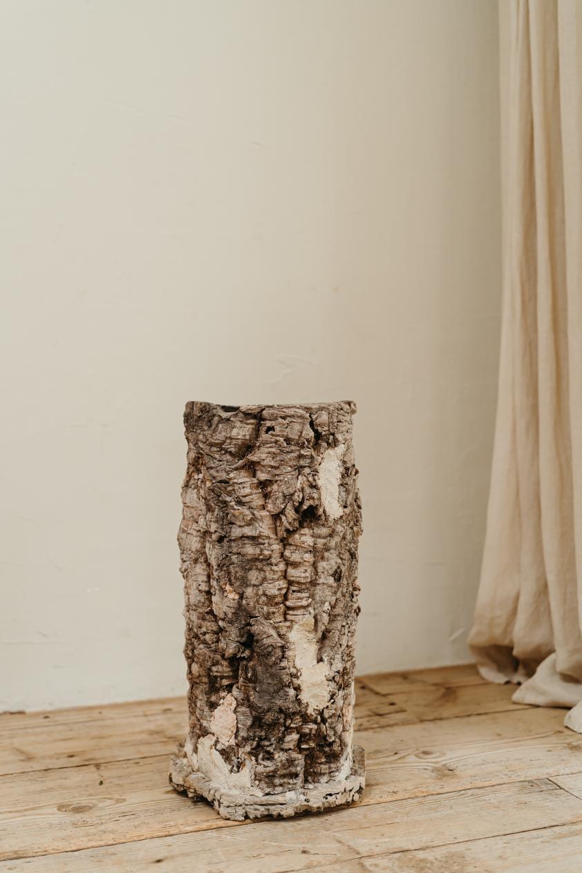 Espagnol vase/canestand en chêne-liège du milieu du 20e siècle  en vente