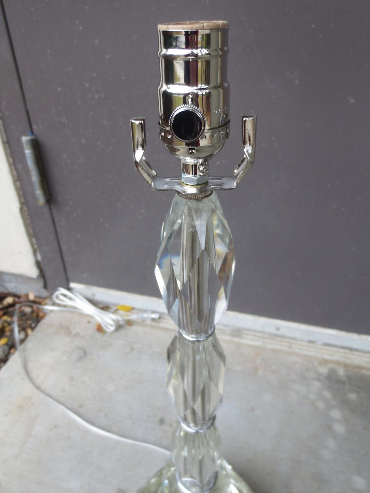 Mid-20th Century Crystal Lamp In Good Condition For Sale In Atlanta, GA