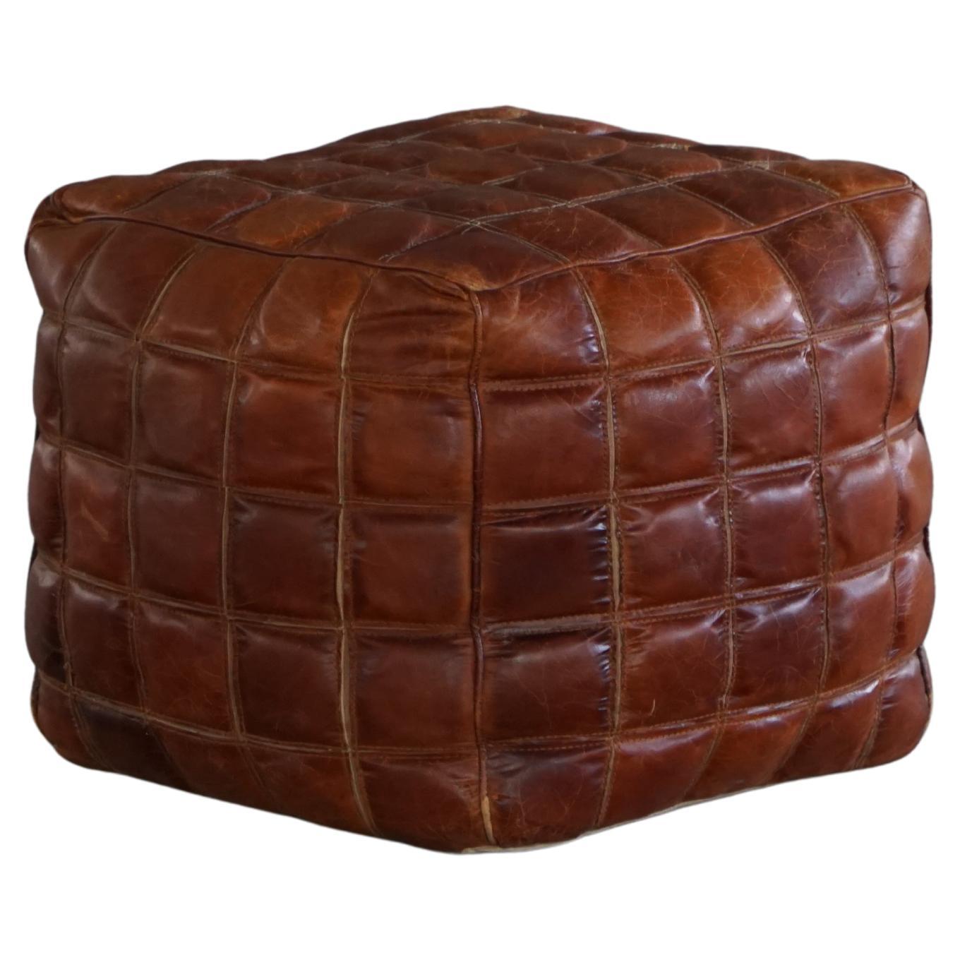 Pouf/optano a cubo in pelle marrone patinata, metà del XX secolo, anni '60 in vendita