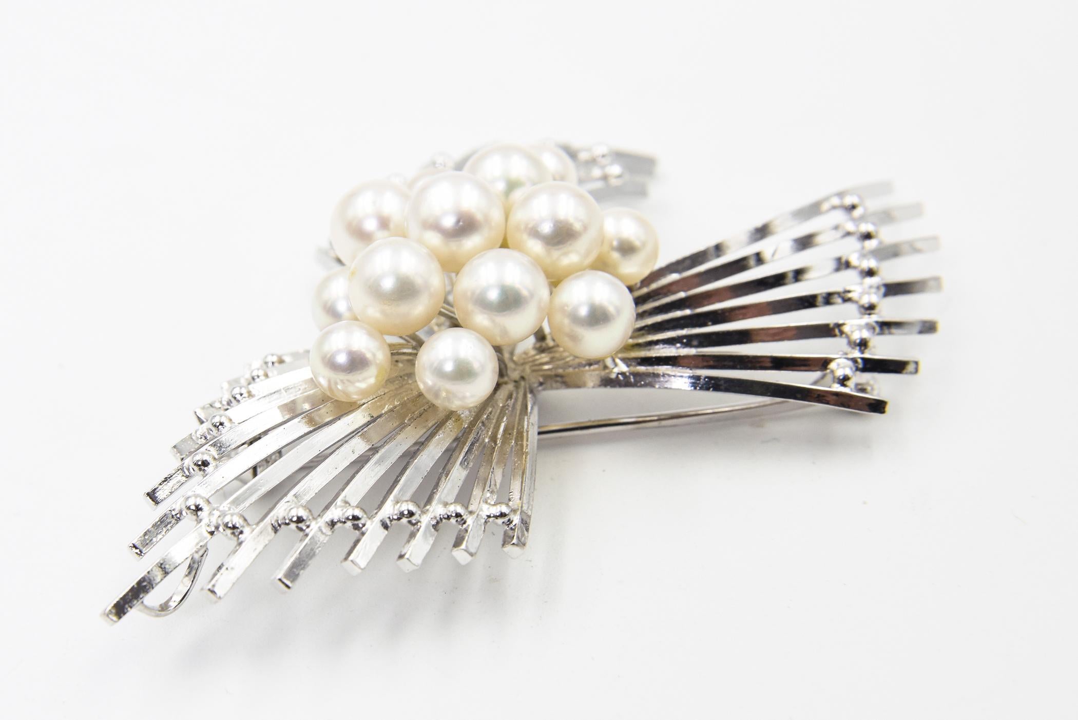 Women's or Men's Mid 20th Century Cultured Pearl Sterling Silver Spray Brooch Pendant For Sale