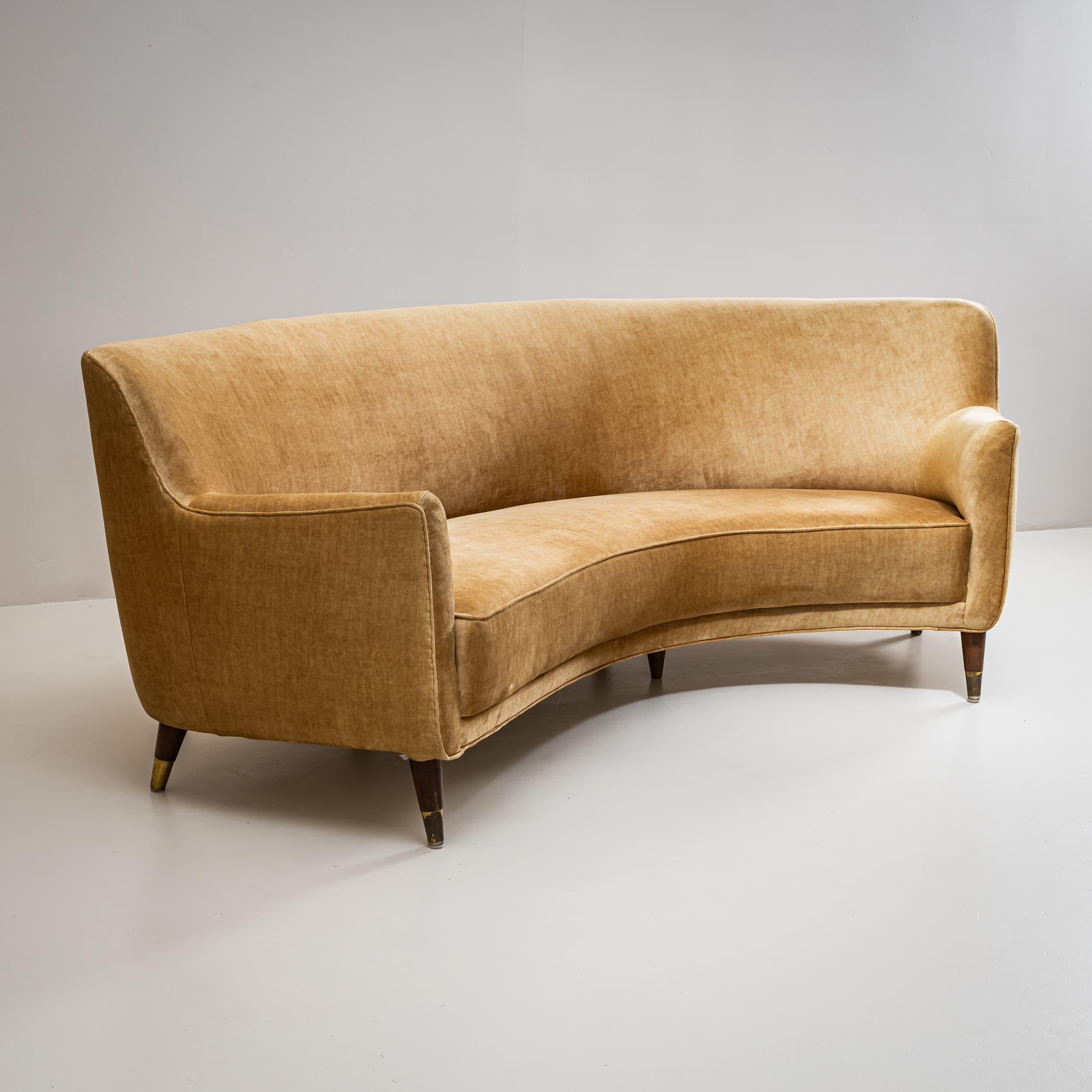 Ottone Divano curvo della metà del XX secolo di Gio Ponti (1891-1979), Italia in vendita
