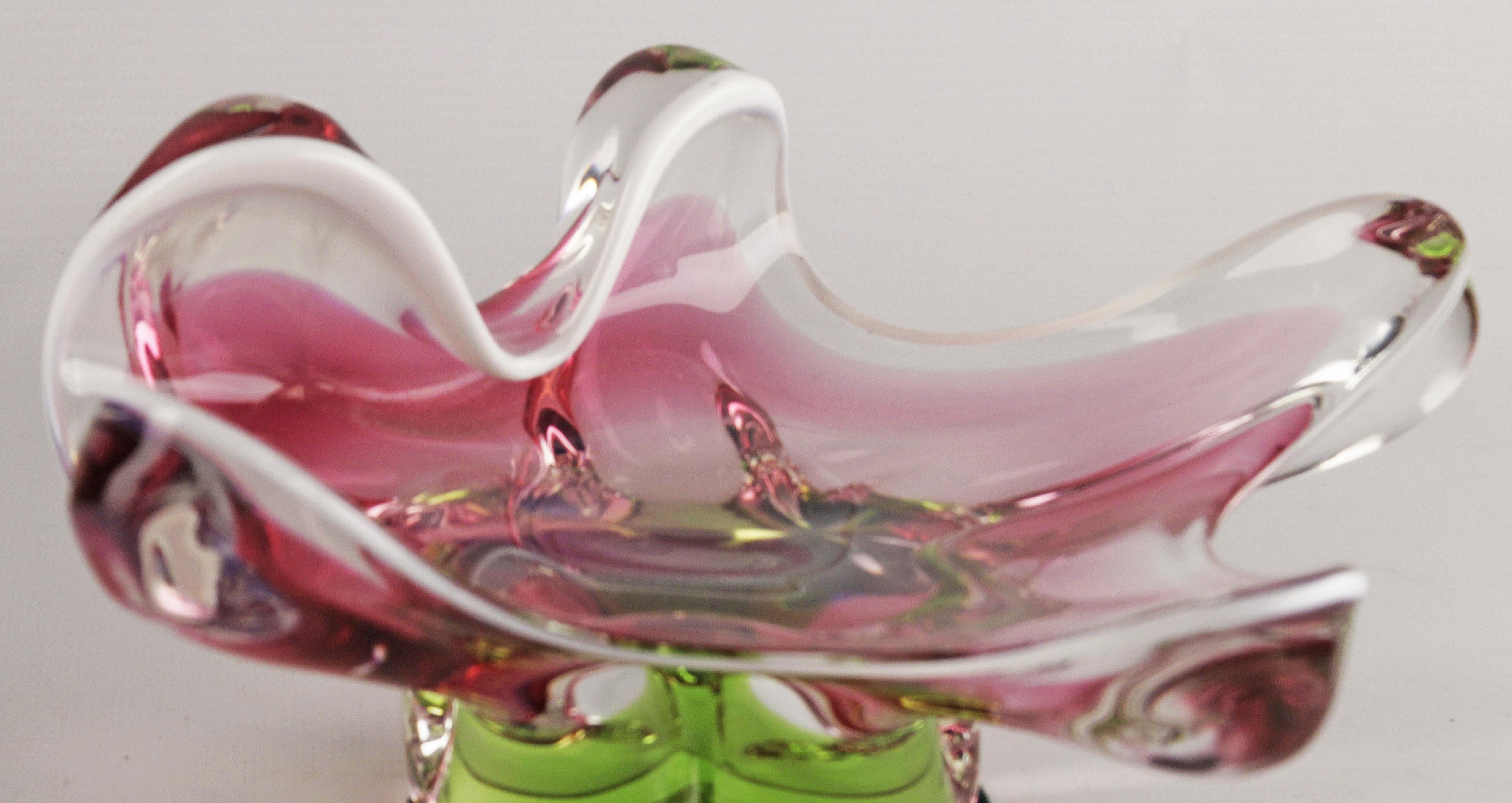 Cuenco de vidrio artístico checo de mediados del siglo XX de J. Hospodka para Chribska Glassworks en Bueno estado para la venta en North Miami, FL